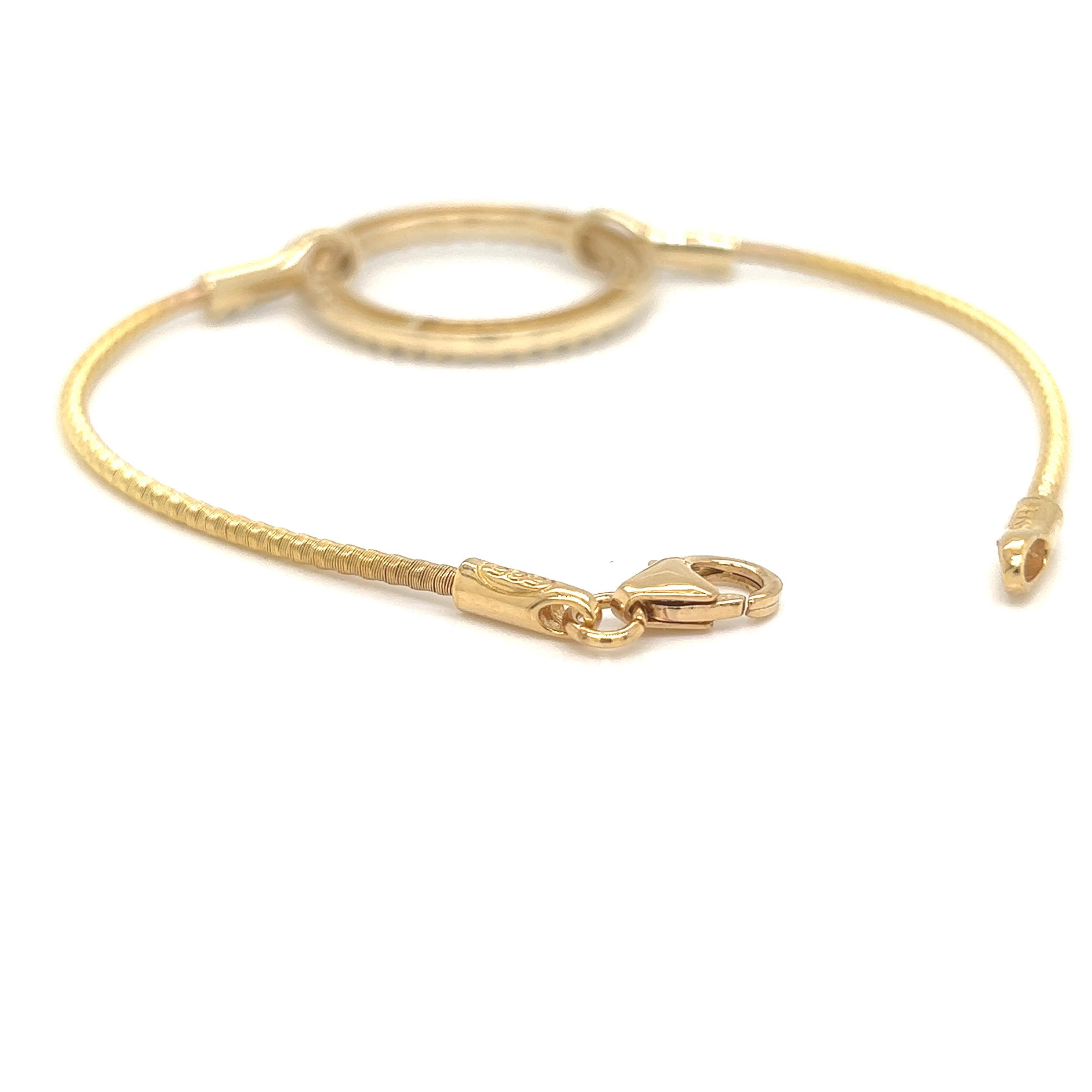 Hand-Crafted 14K Yellow Gold Mesh Bracelet with an Open Diamond Circle Motif In New Condition For Sale In Great Neck, NY