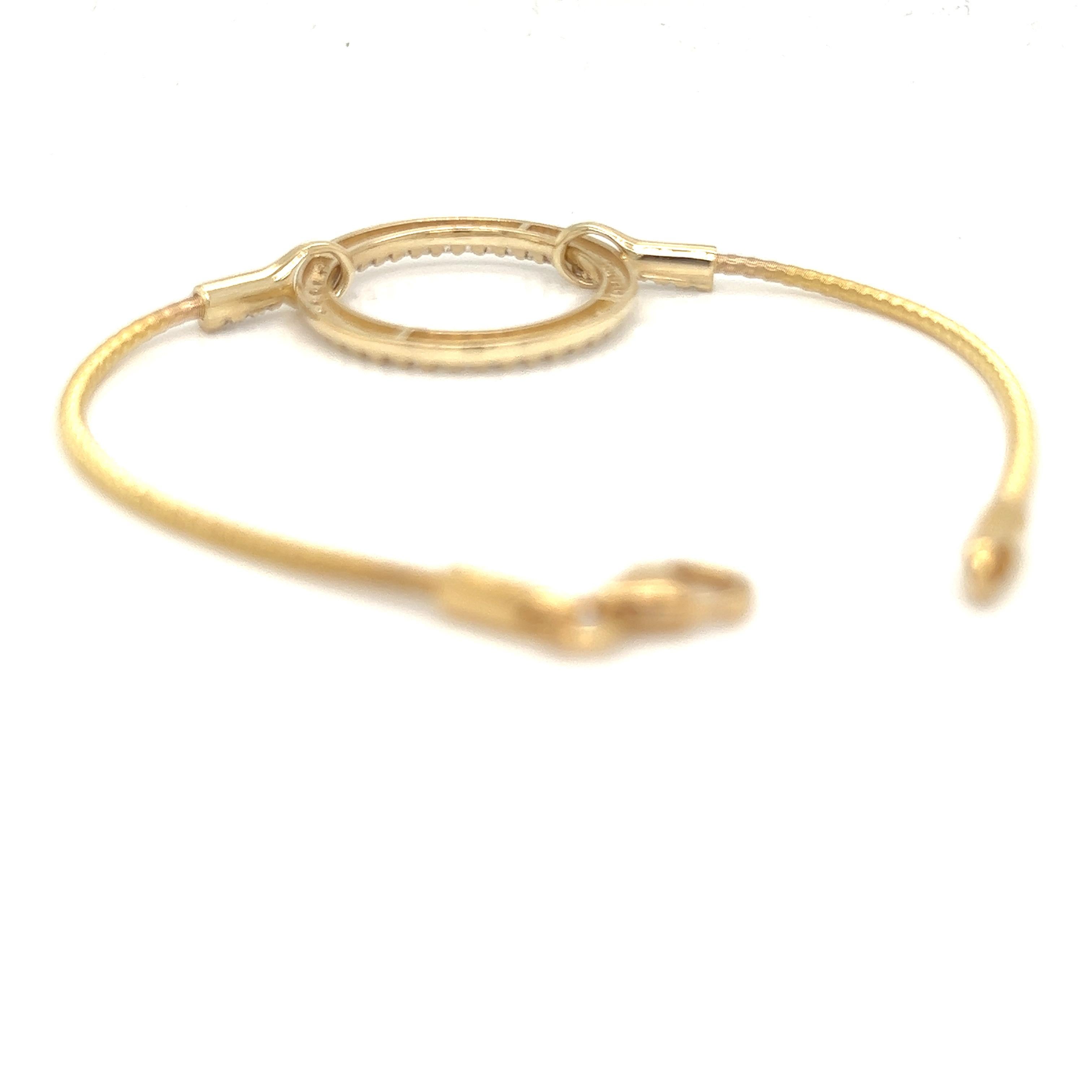 Women's Hand-Crafted 14K Yellow Gold Mesh Bracelet with an Open Diamond Circle Motif For Sale