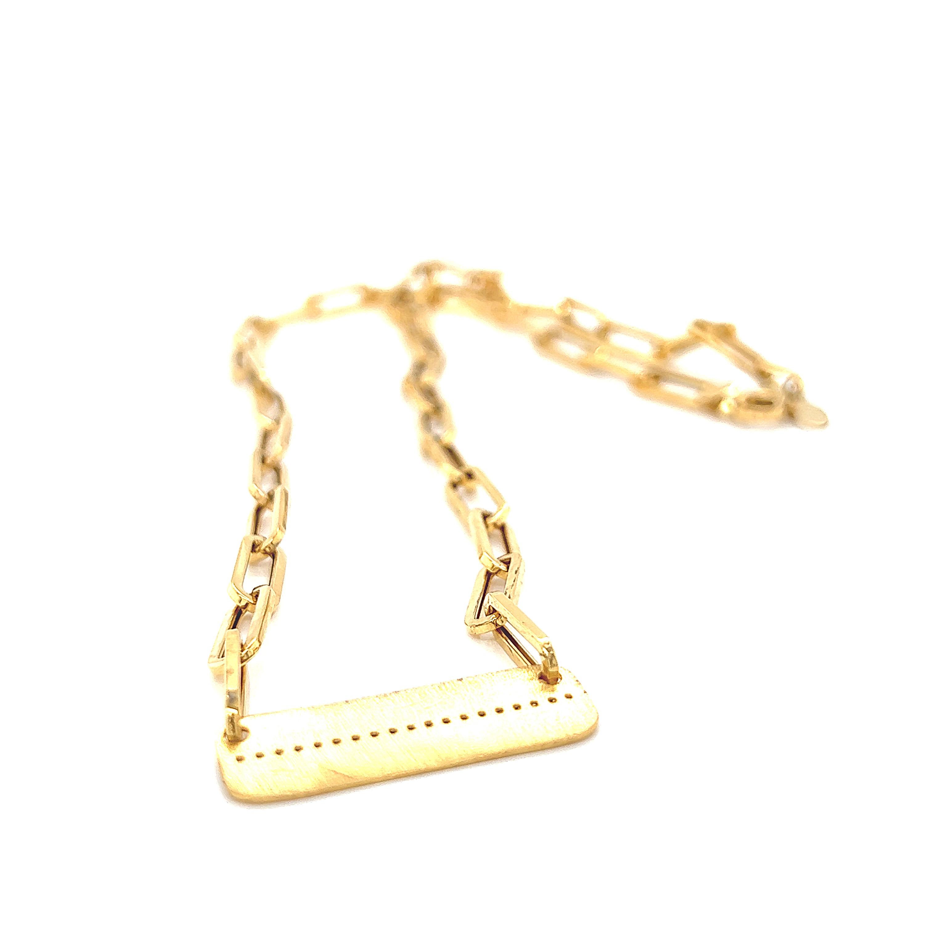 Taille ronde Craftted 14K Yellow Gold Open Link Dog Tag Necklace en vente