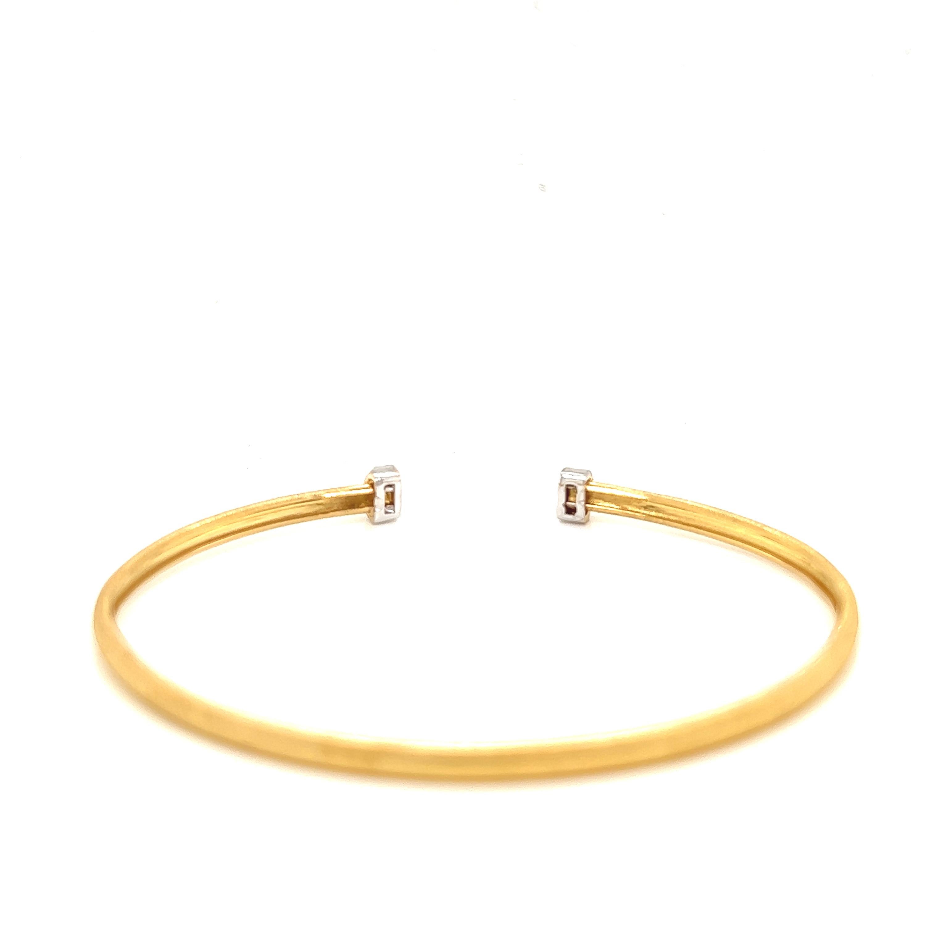 Round Cut Hand-Crafted 14K Yellow Gold Satin-Finished Bangle Bracelet For Sale