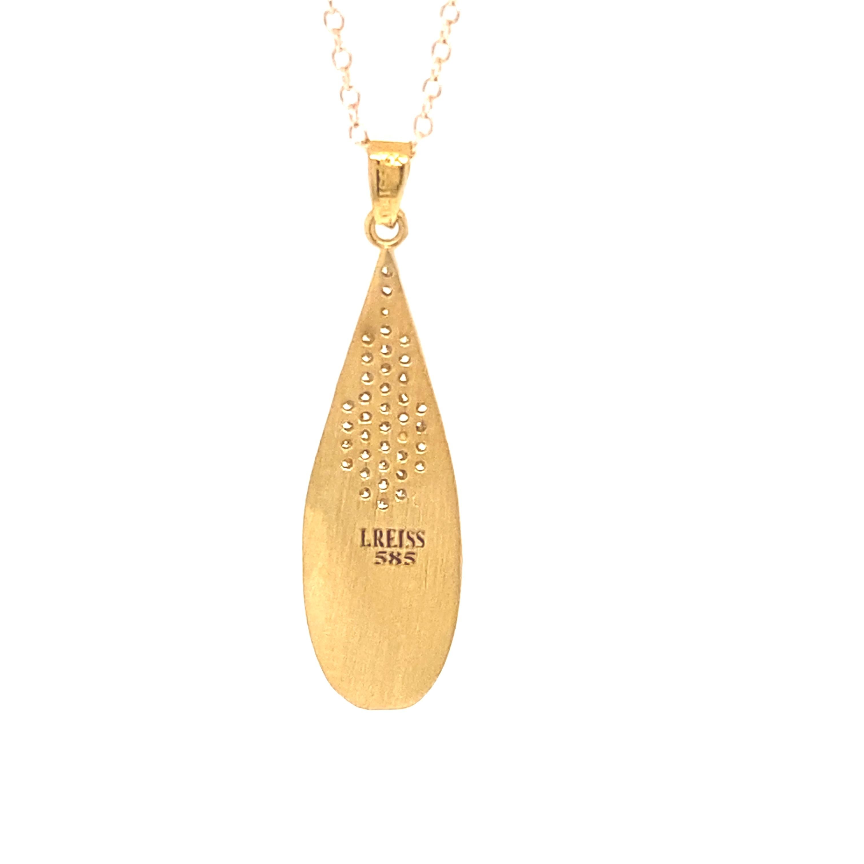 Taille ronde Pendentif en forme de goutte d'eau en or jaune 14 carats, fabriqué à la main en vente