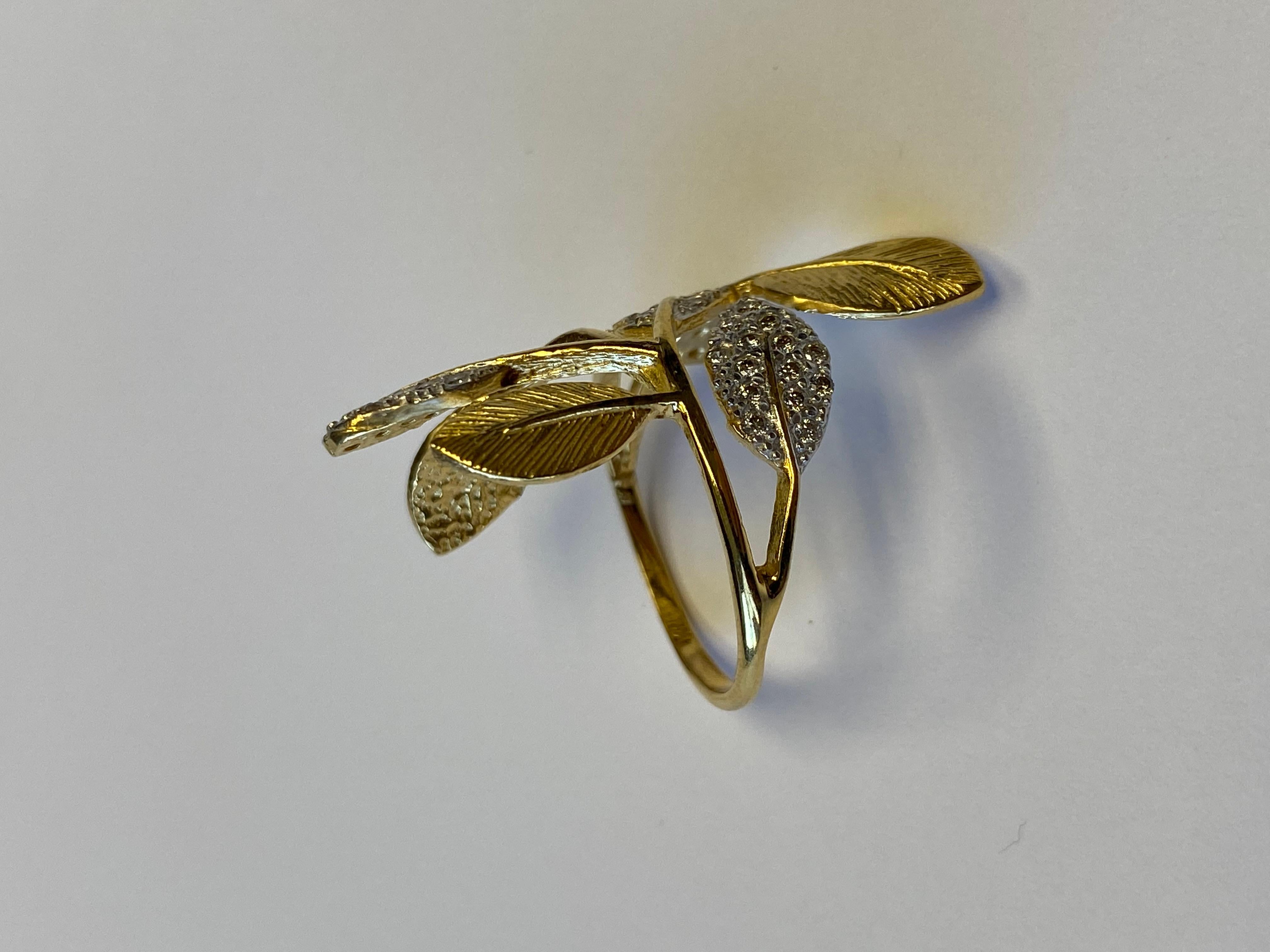 For Sale:  Hand-Crafted 14K Yellow Gold Vine Leaf Ring 2