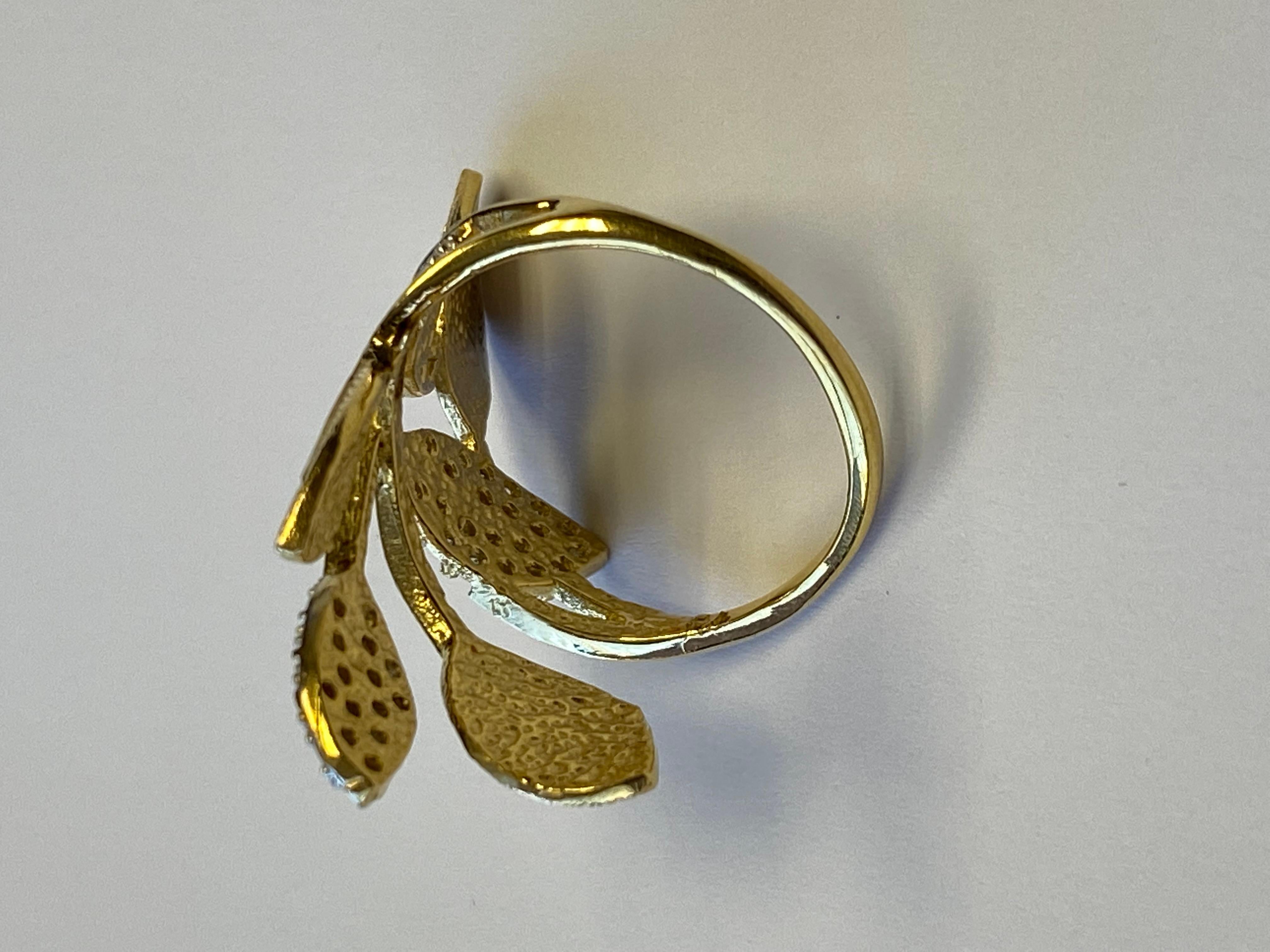 For Sale:  Hand-Crafted 14K Yellow Gold Vine Leaf Ring 3