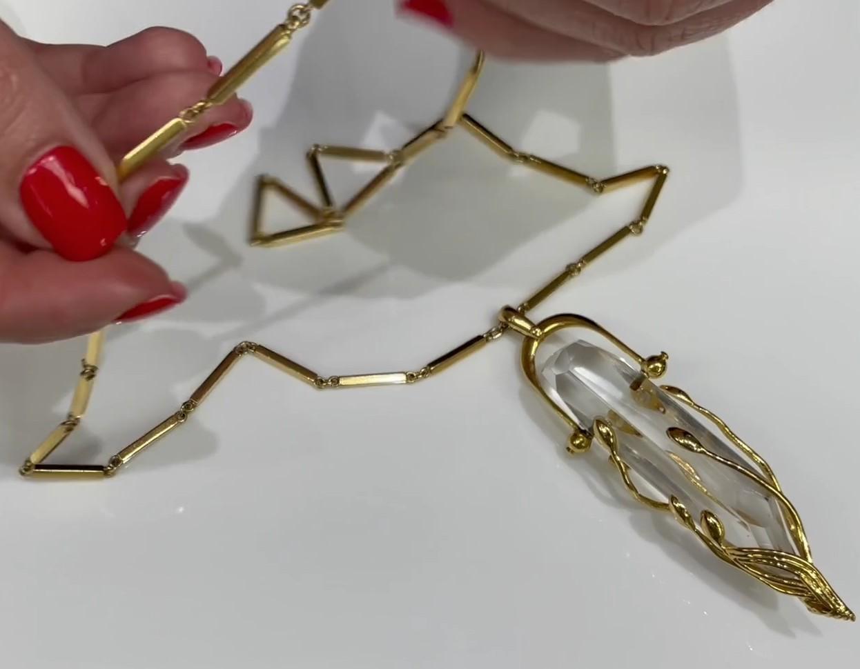 Hand Crafted 18K Yellow Gold and Quartz Crystal Drop Necklace For Sale 3