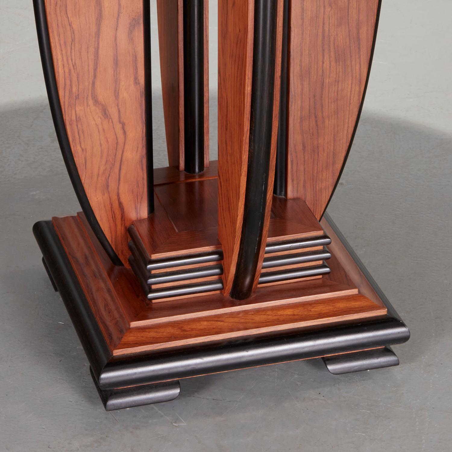 Handgefertigter Spieltisch im Art-Déco-Stil und vier Stühle Ronald C. Puckett & Co. (amerikanisch) im Angebot