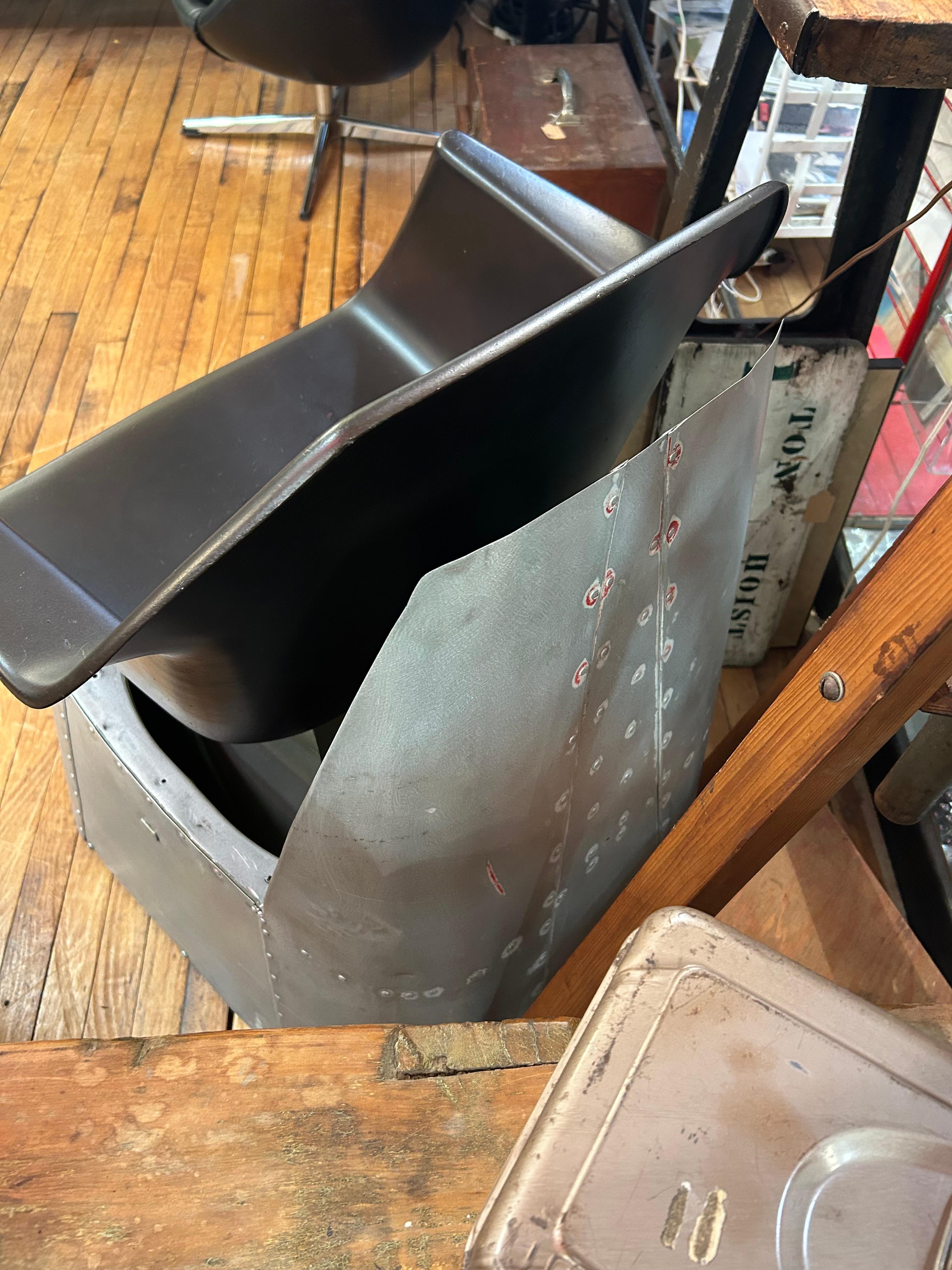 Silla Club Artesana Hecha a Mano con el Fuselaje de un Avión en Bueno estado para la venta en Hopewell, NJ