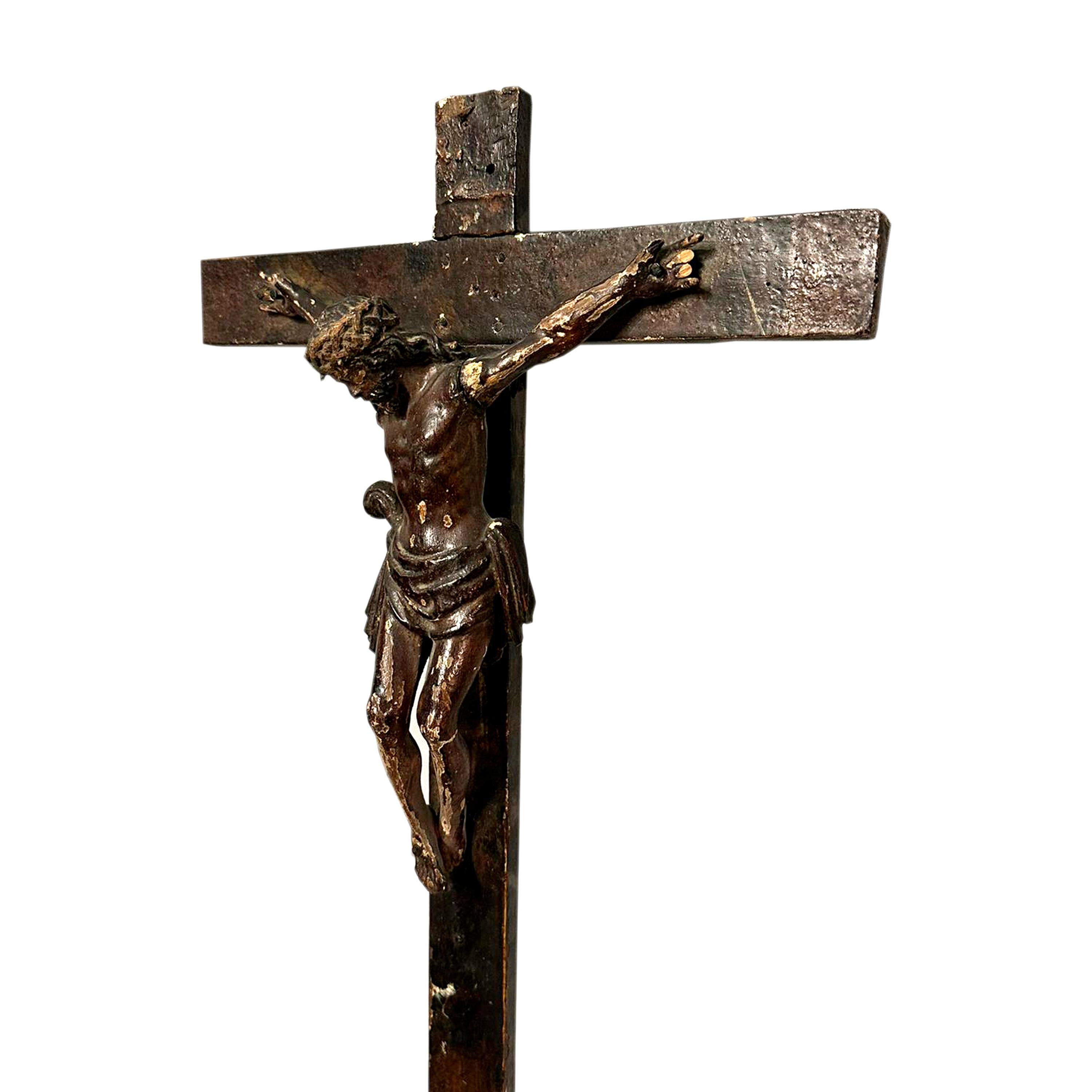 Calvario intagliato a mano in legno di bosso. 
Il Calvario è una scena religiosa tradizionale che mostra Gesù crocifisso in cima al Monte Golgota.