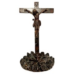 Escultura artesanal de madera de boj en forma de calvario. España, siglo XVII.