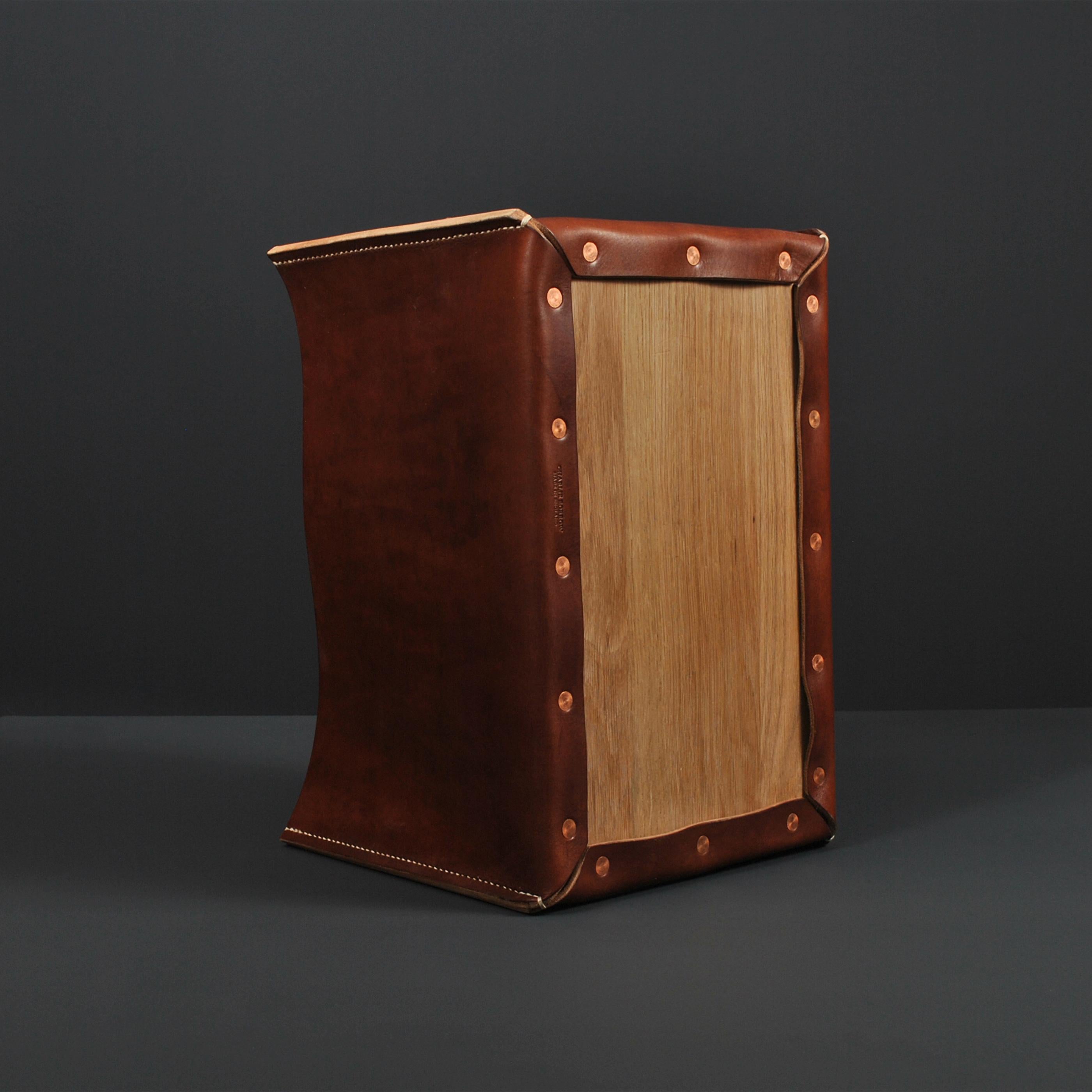Hand-Crafted Brown Leather & Oak Box In New Condition For Sale In London, GB