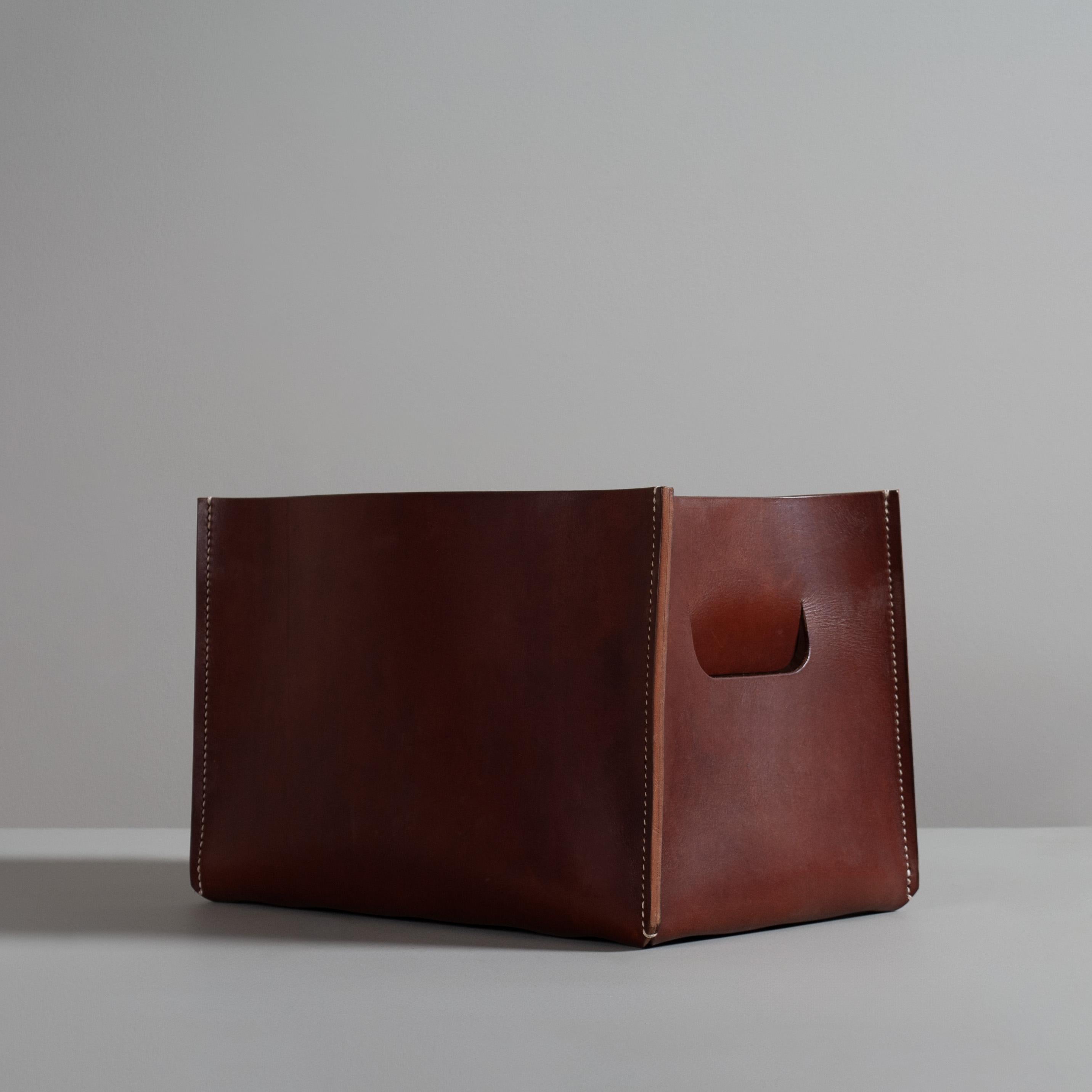 Contemporary Handcrafted Brown English Leather & Oak Box For Sale