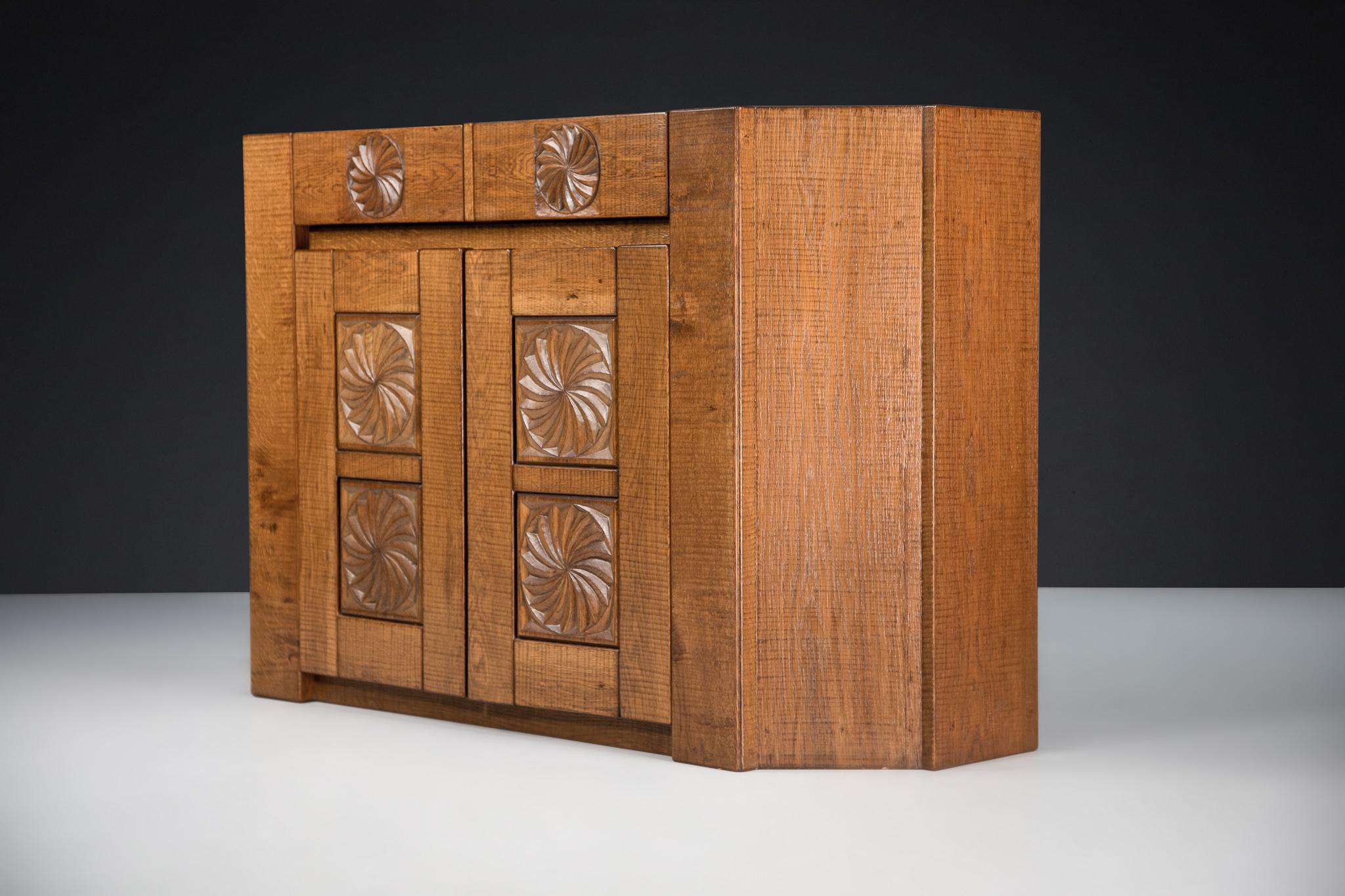 Hand Crafted Brutalist Giuseppe Rivadossi Sideboard in Oak Italy, the 1970s For Sale 6