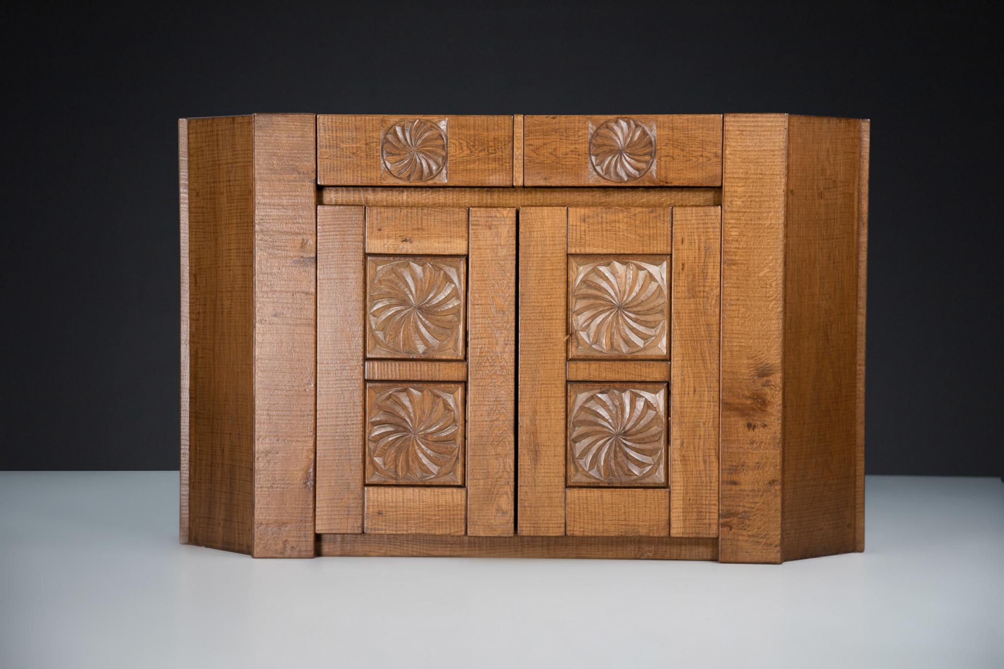 Italian Hand Crafted Brutalist Giuseppe Rivadossi Sideboard in Oak Italy, the 1970s For Sale