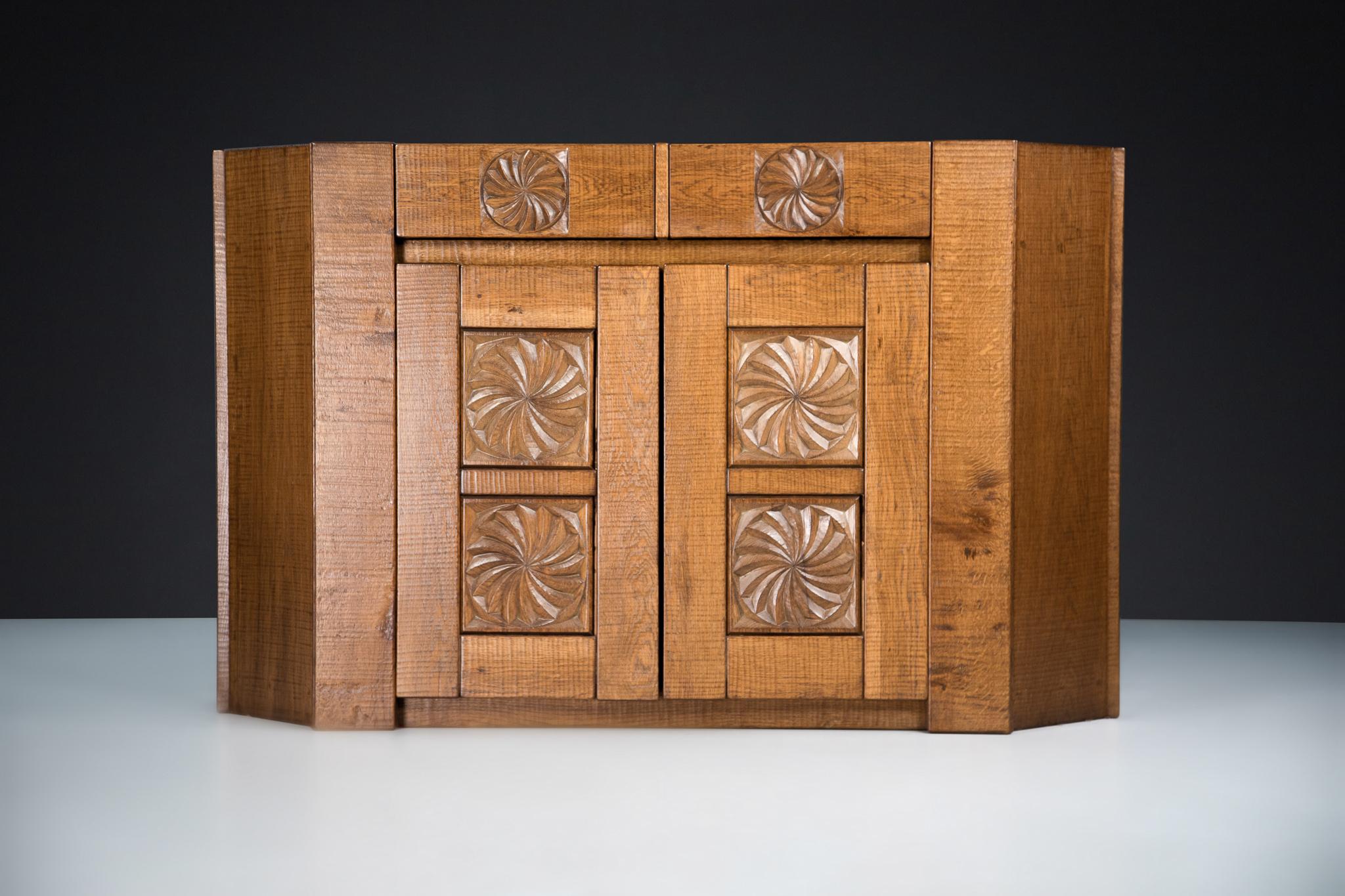 Hand Crafted Brutalist Giuseppe Rivadossi Sideboard in Oak Italy, the 1970s For Sale 1