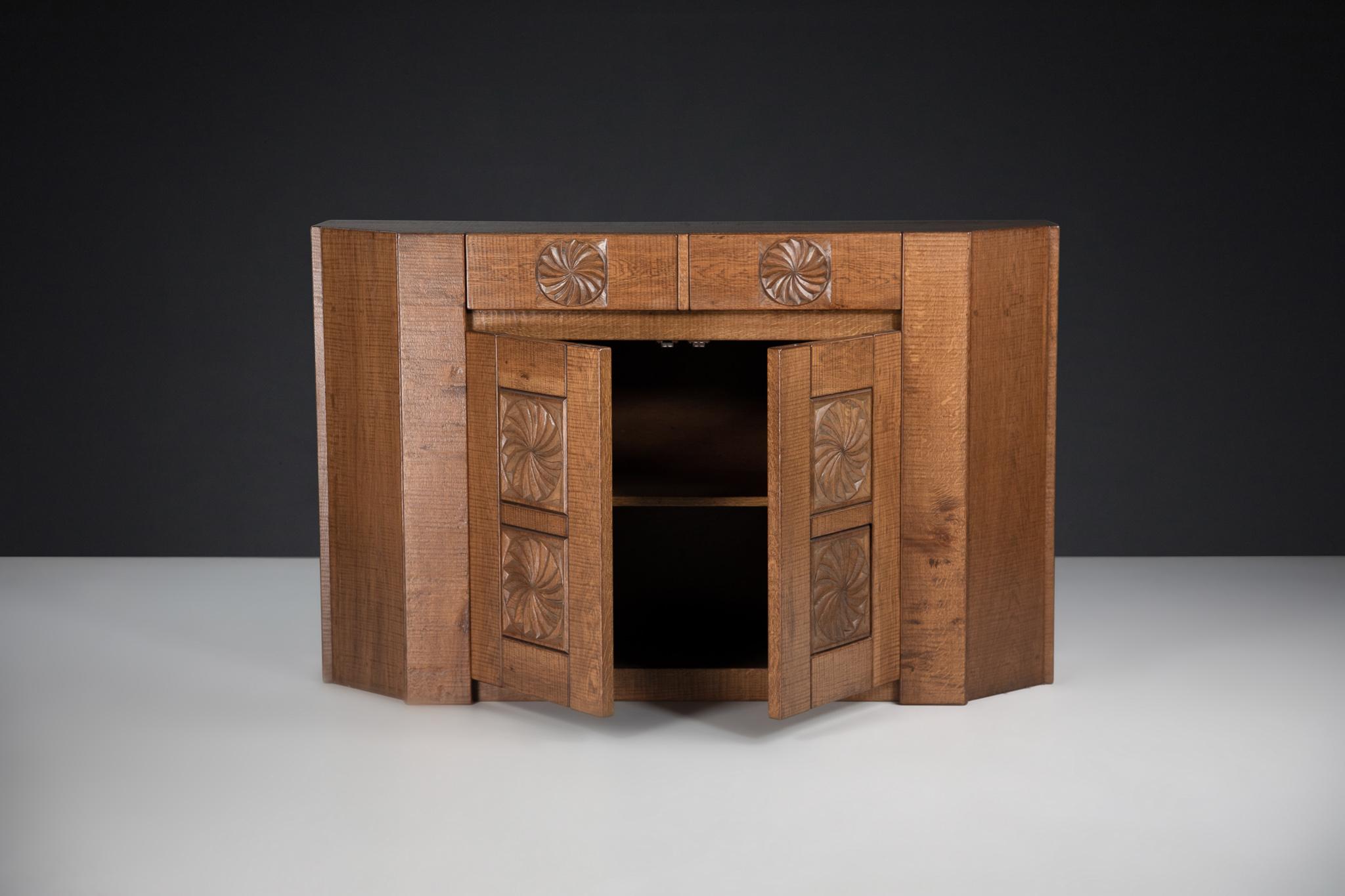 Hand Crafted Brutalist Giuseppe Rivadossi Sideboard in Oak Italy, the 1970s For Sale 4