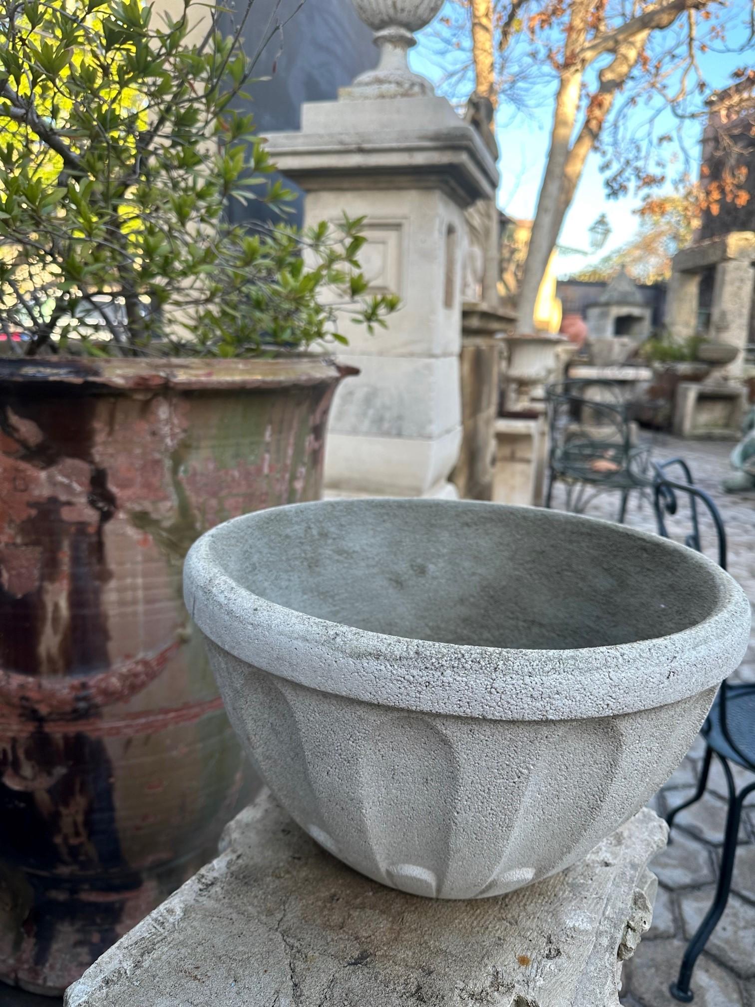 Hand Crafted & Carved Stone Birdbath Bowl Basin on Pedestal Base Water Fountain 6