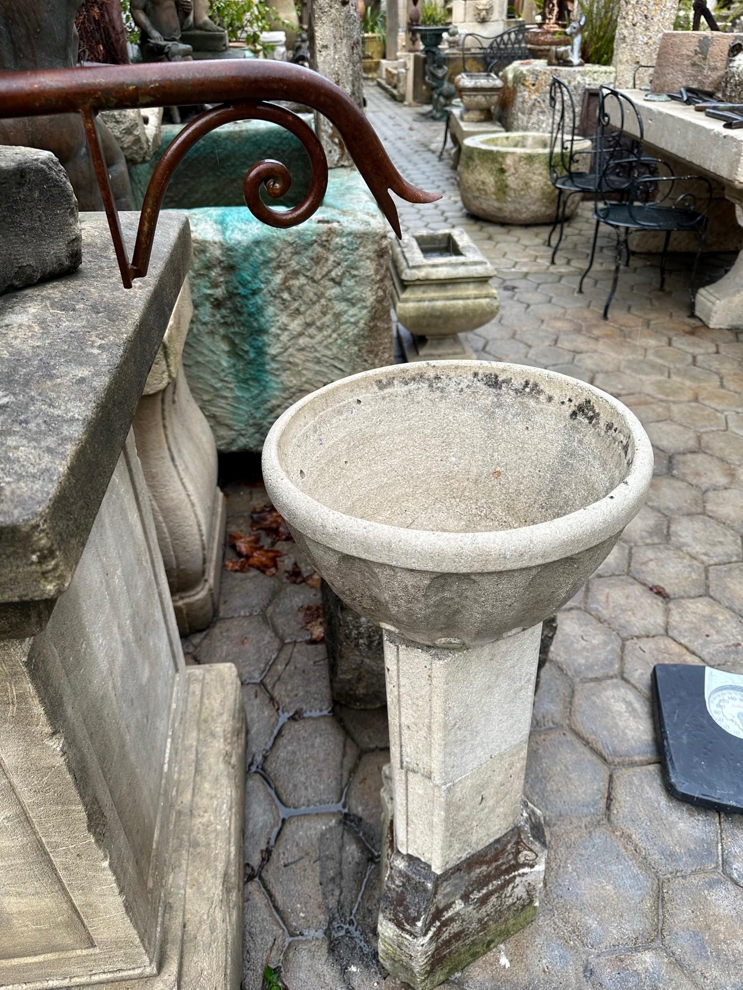 Hand Crafted & Carved Stone Birdbath Bowl Basin on Pedestal Base Water Fountain 10