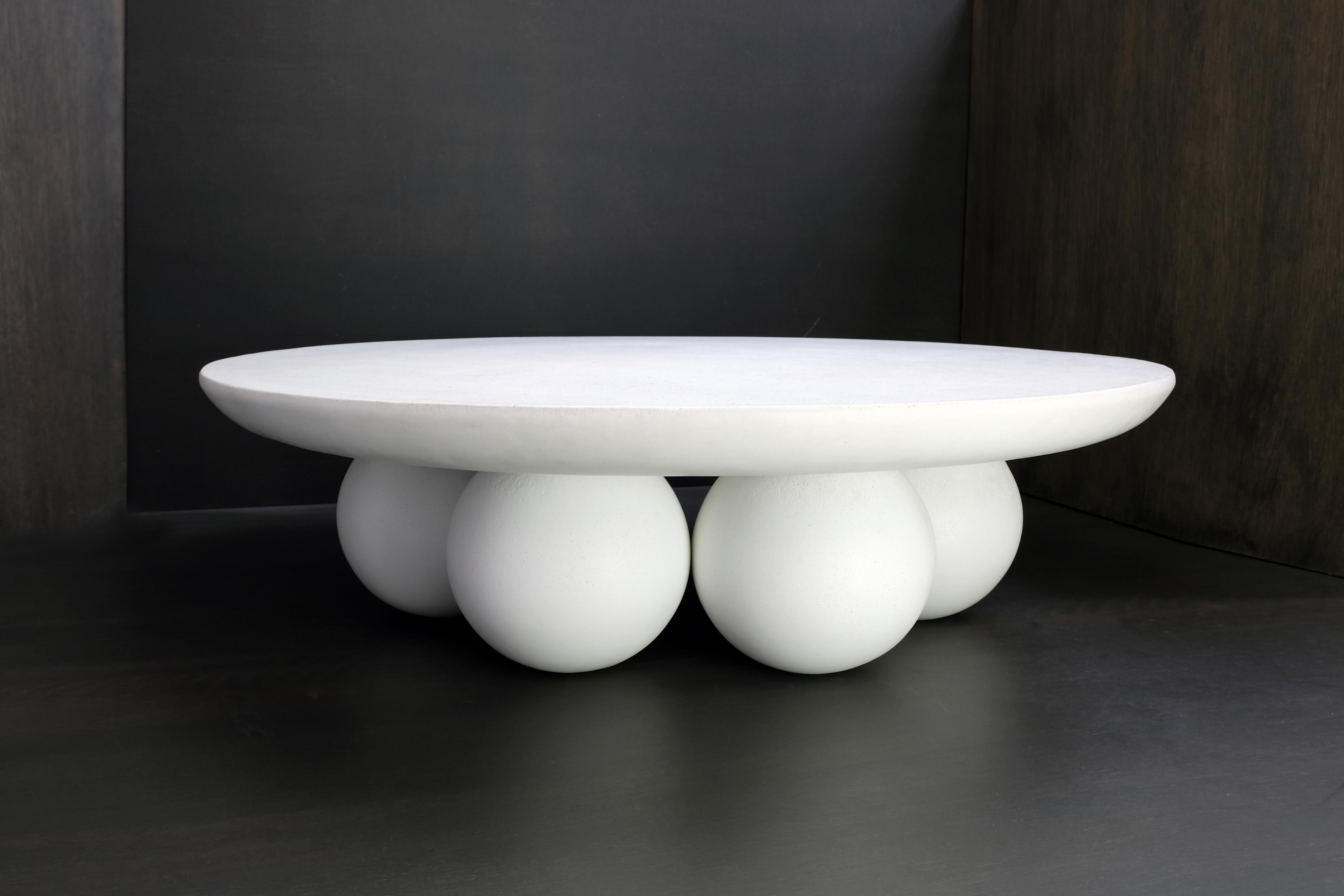 Hand-Crafted Organic Modern Round Coffee Table 'PIEDI' Handcrafted by Alentes Atelier For Sale