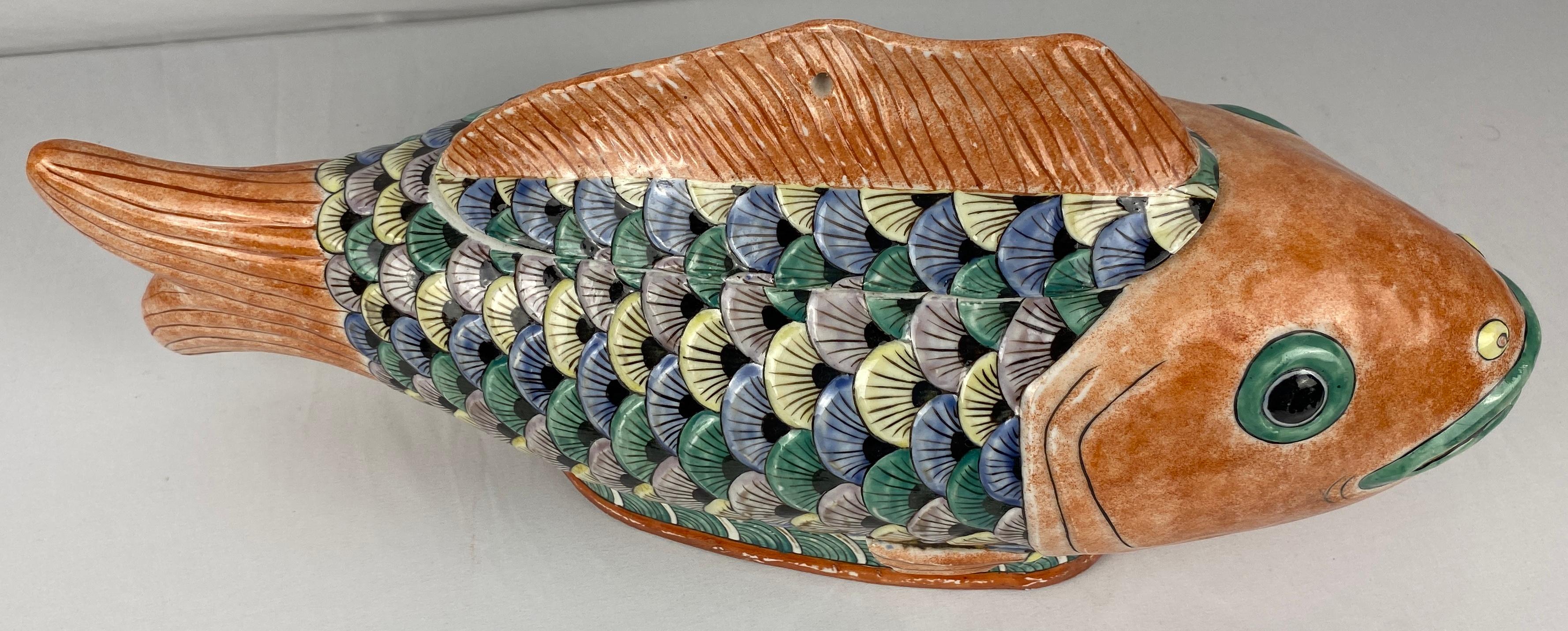 Handgefertigte Keramik-Fische (20. Jahrhundert) im Angebot
