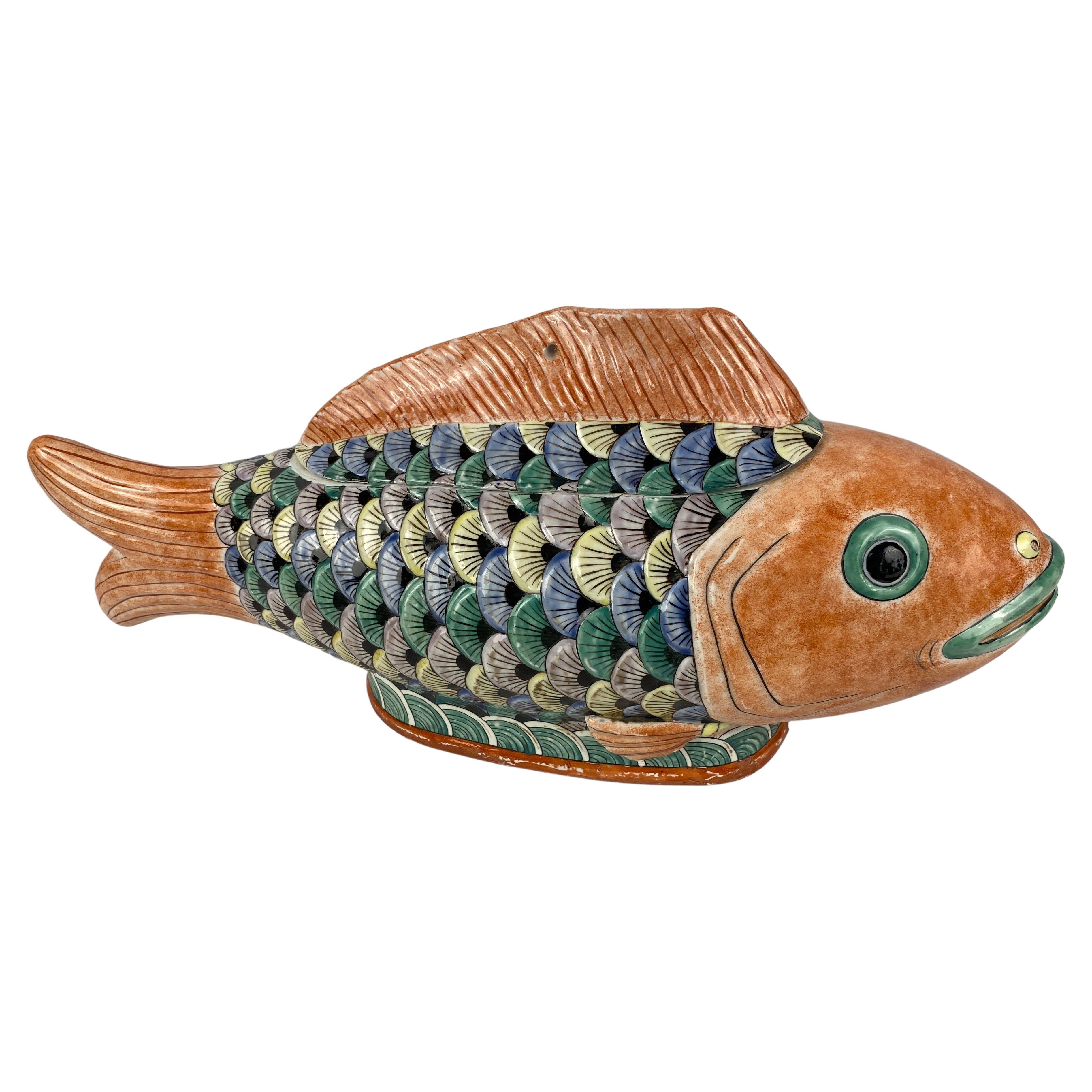 Handgefertigte Keramik-Fische im Angebot