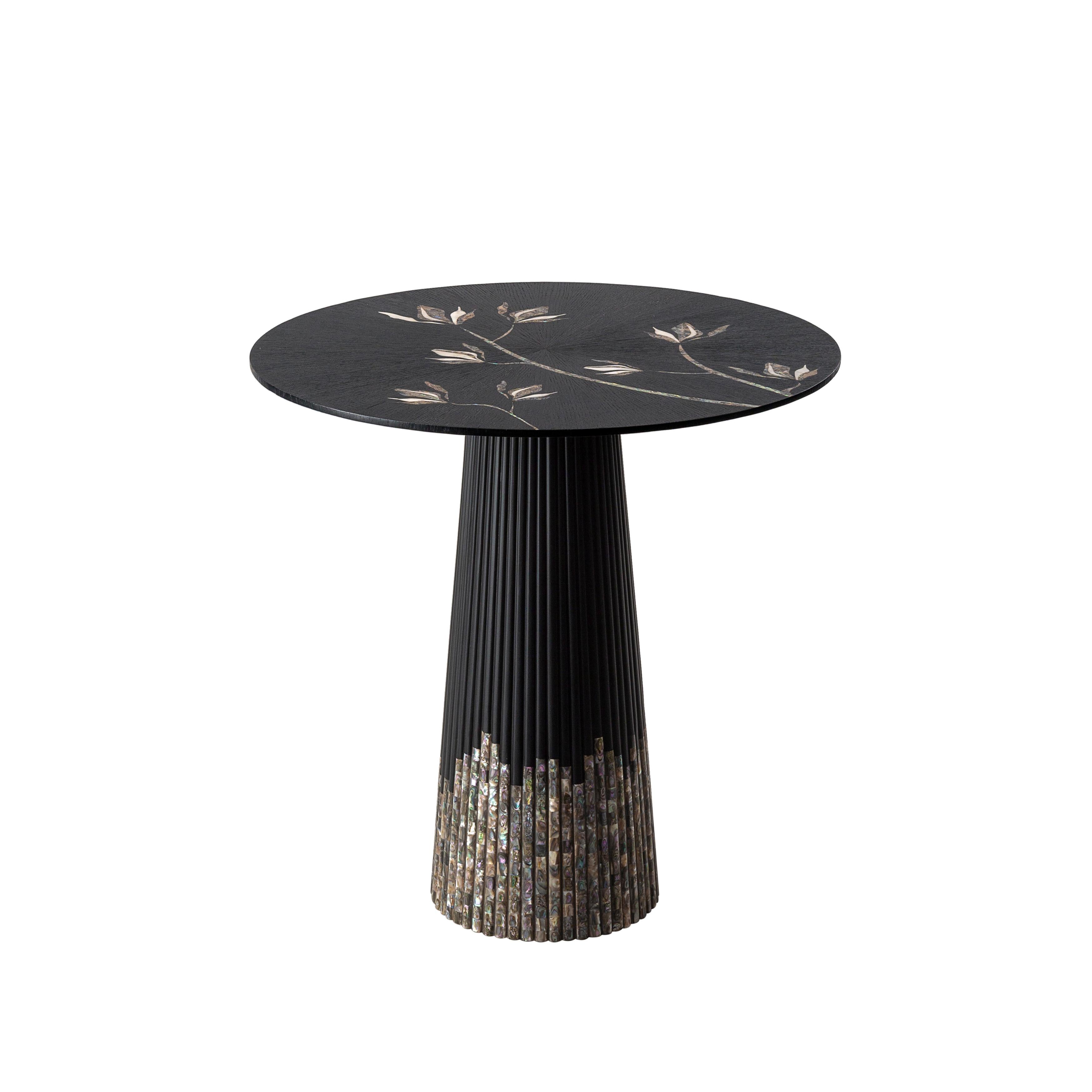 Table basse artisanale Nacre véritable bleue et bois de Oak Oak teinté noir Neuf - En vente à Cairo, EG