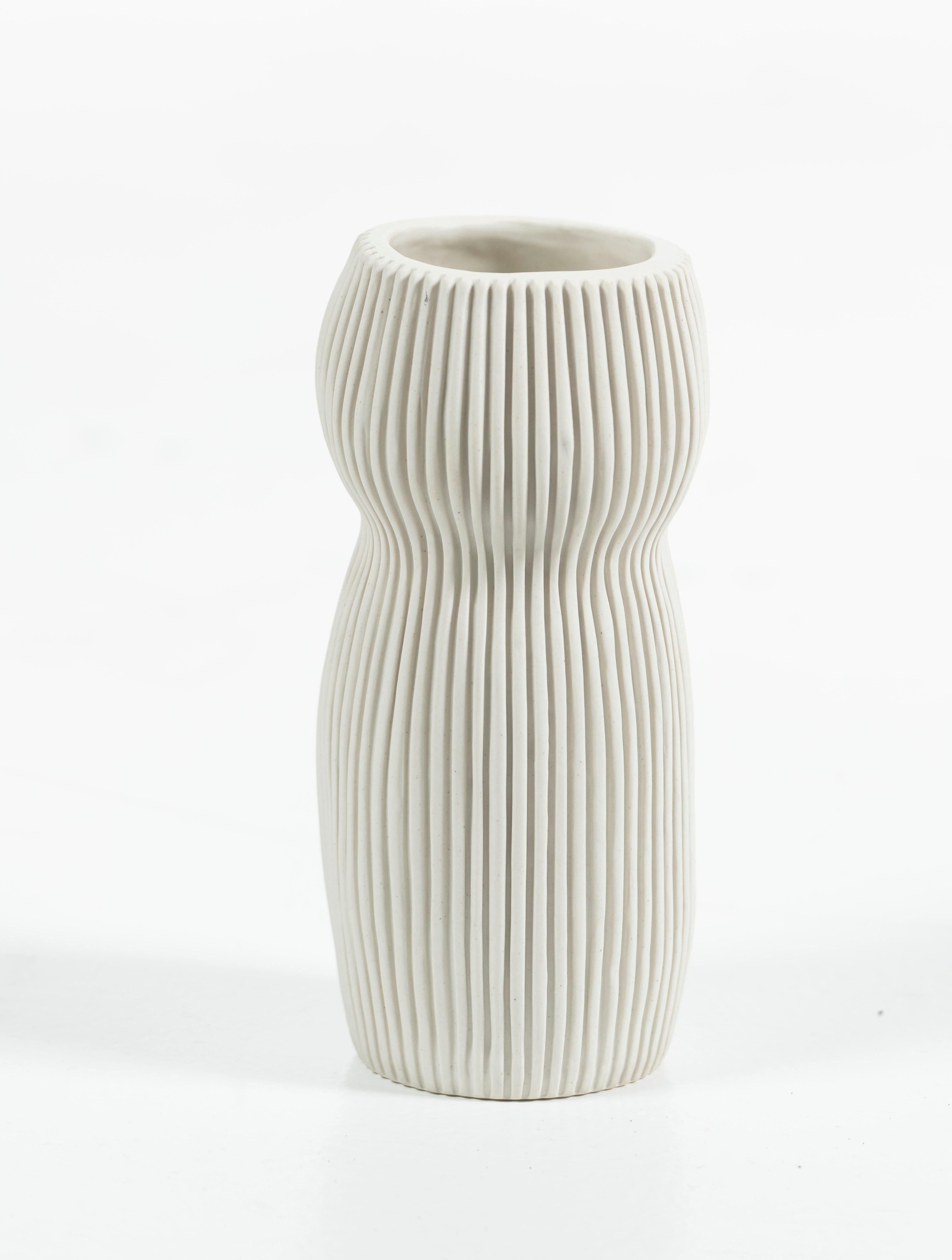 Hand Crafted Contemporary Ceramic Vase in Cream, signed In Good Condition For Sale In San Francisco, CA