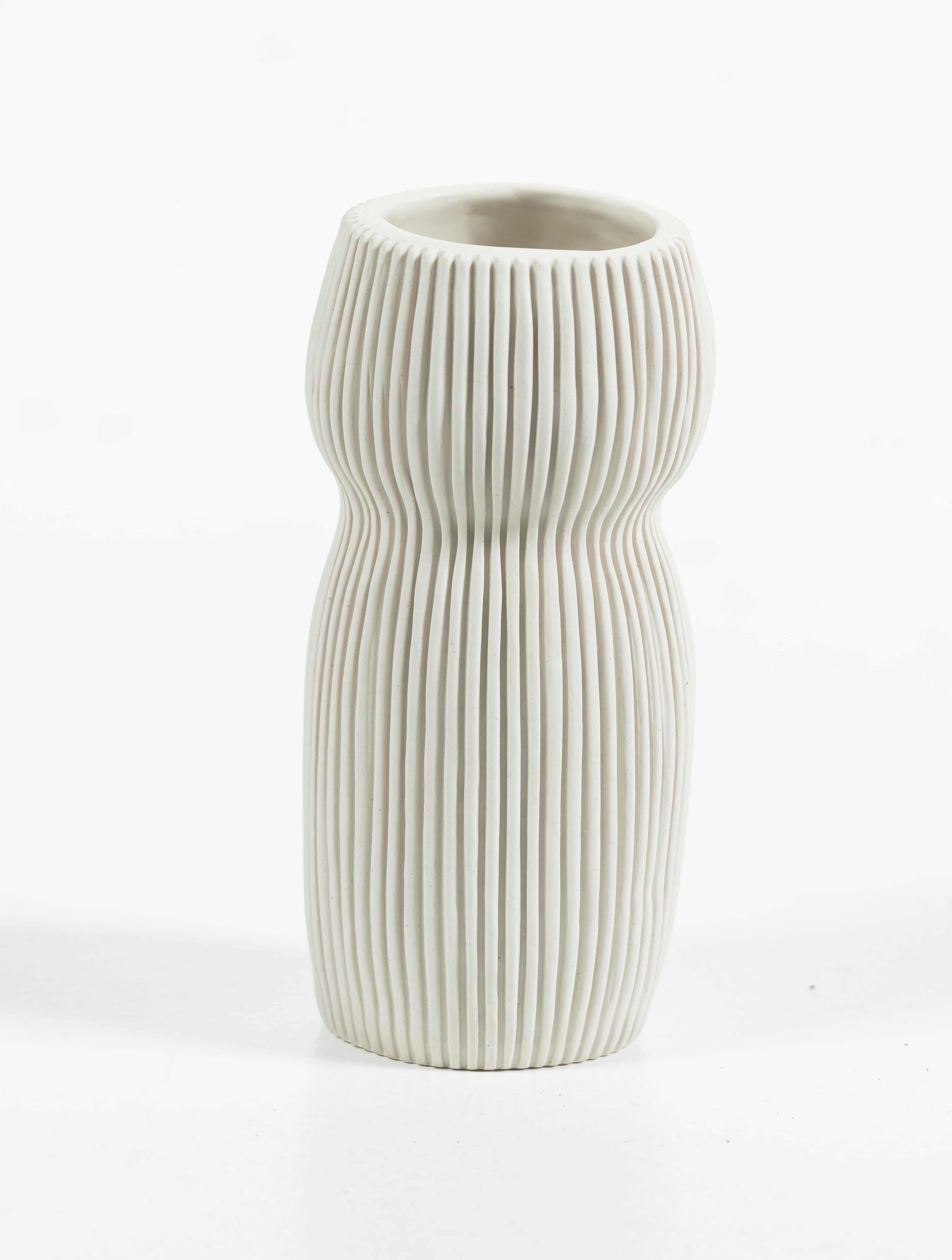 Hand Crafted Contemporary Ceramic Vase in Cream, signed For Sale 1