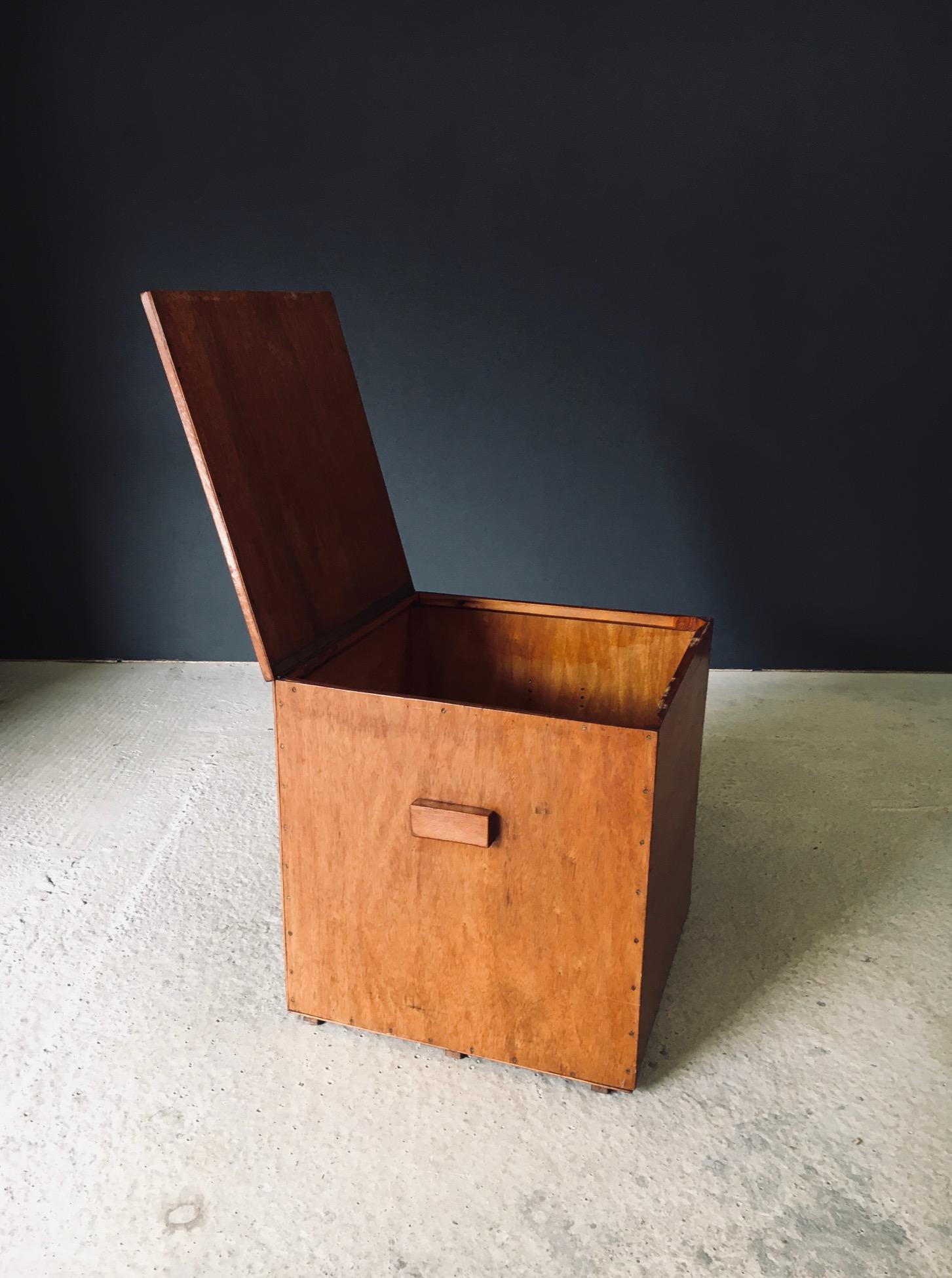 Hand Crafted Cubical Design Storage Box Side Table, Belgium 1950's For Sale 4