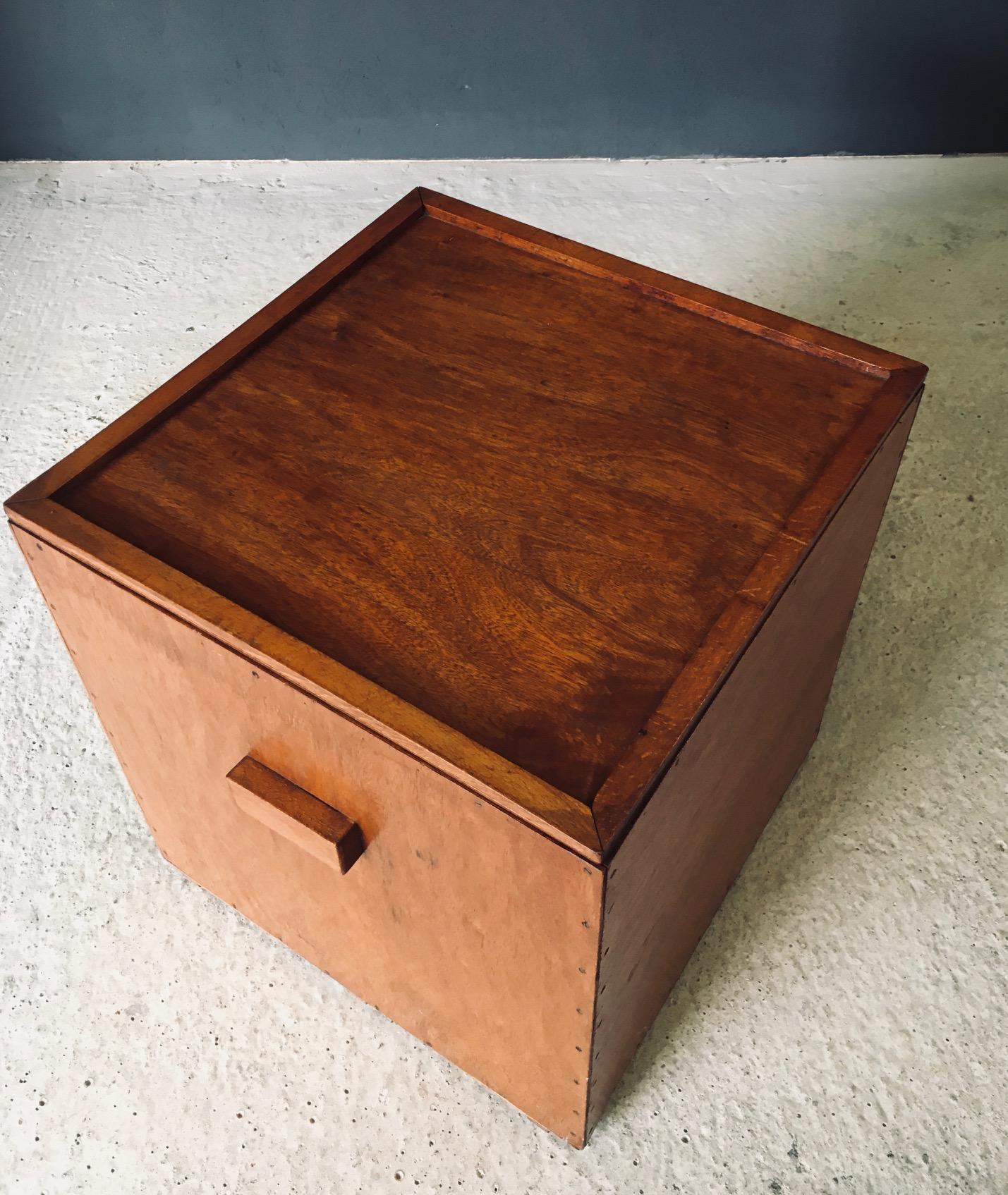 Hand Crafted Cubical Design Storage Box Side Table, Belgium 1950's For Sale 11