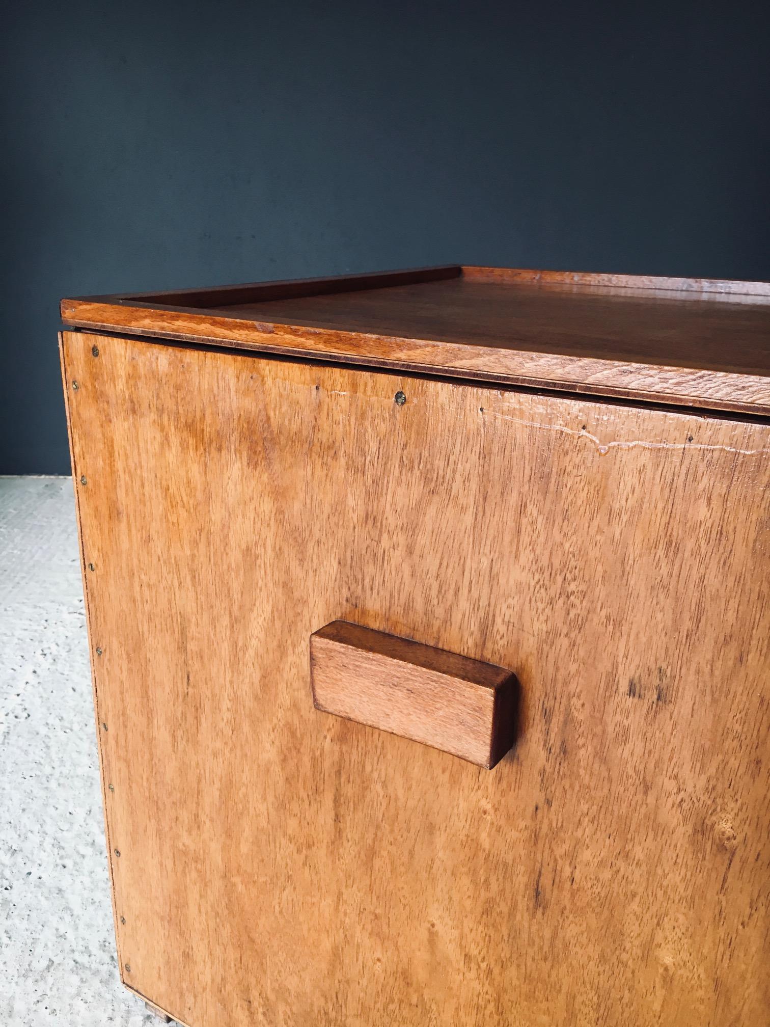 Hand Crafted Cubical Design Storage Box Side Table, Belgium 1950's For Sale 12
