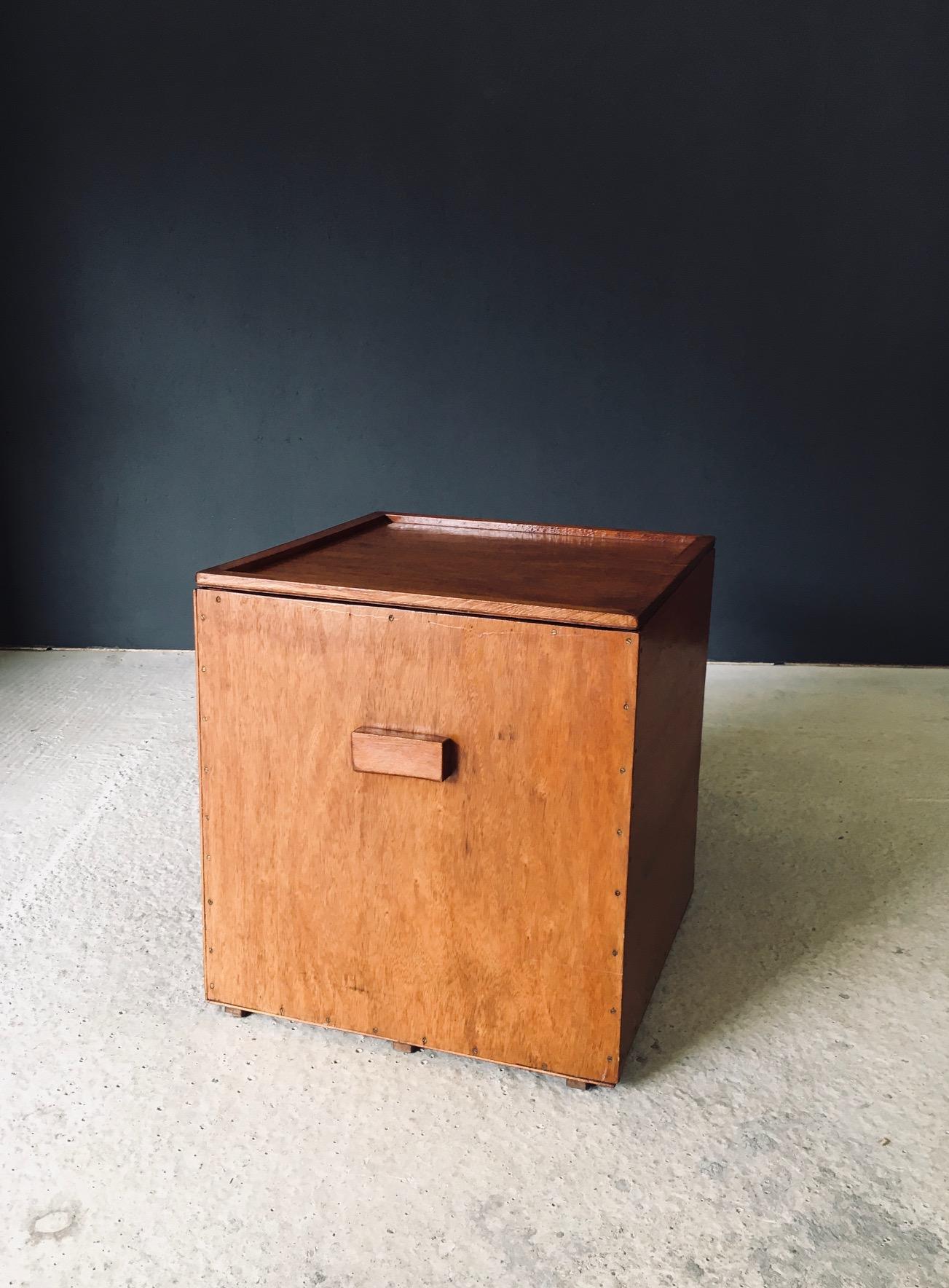 Hand Crafted Cubical Design Storage Box Side Table, Belgium 1950's For Sale 2