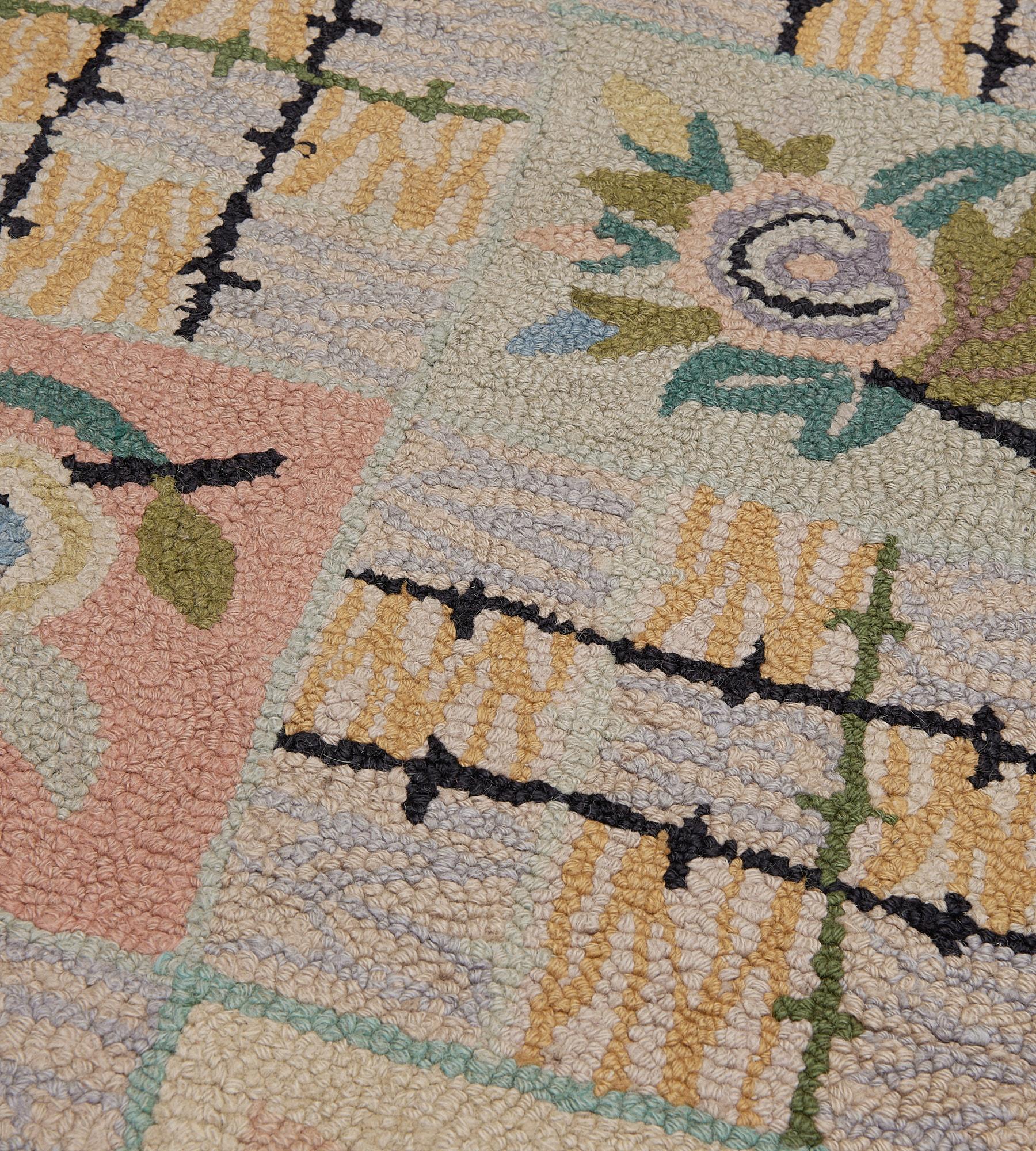 Hand-crafted Floral Mid-Century American Hooked Runner In Good Condition For Sale In West Hollywood, CA