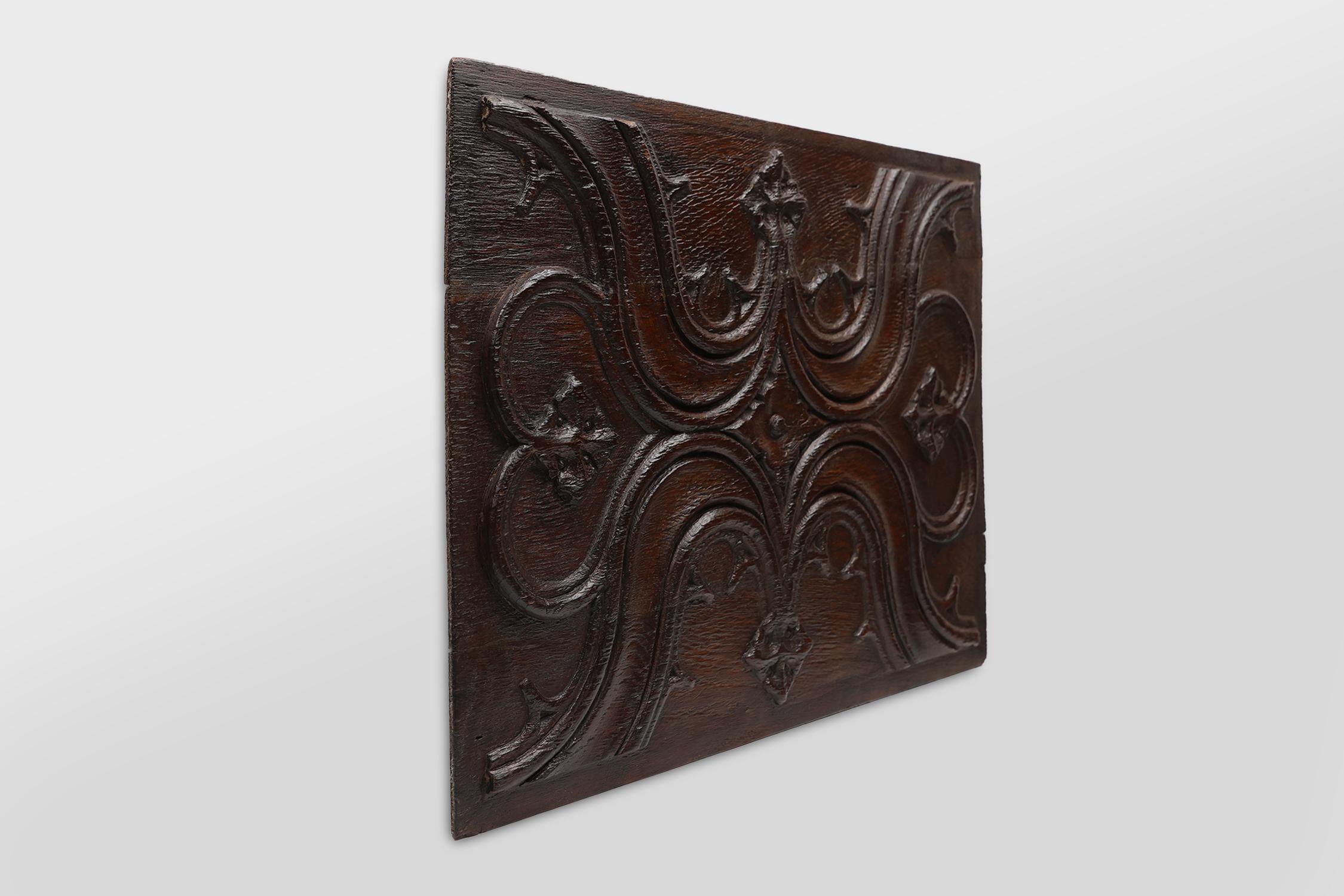 Panel gótico artesanal del siglo XVI en roble, Bélgica en Bueno estado para la venta en Meulebeke, BE
