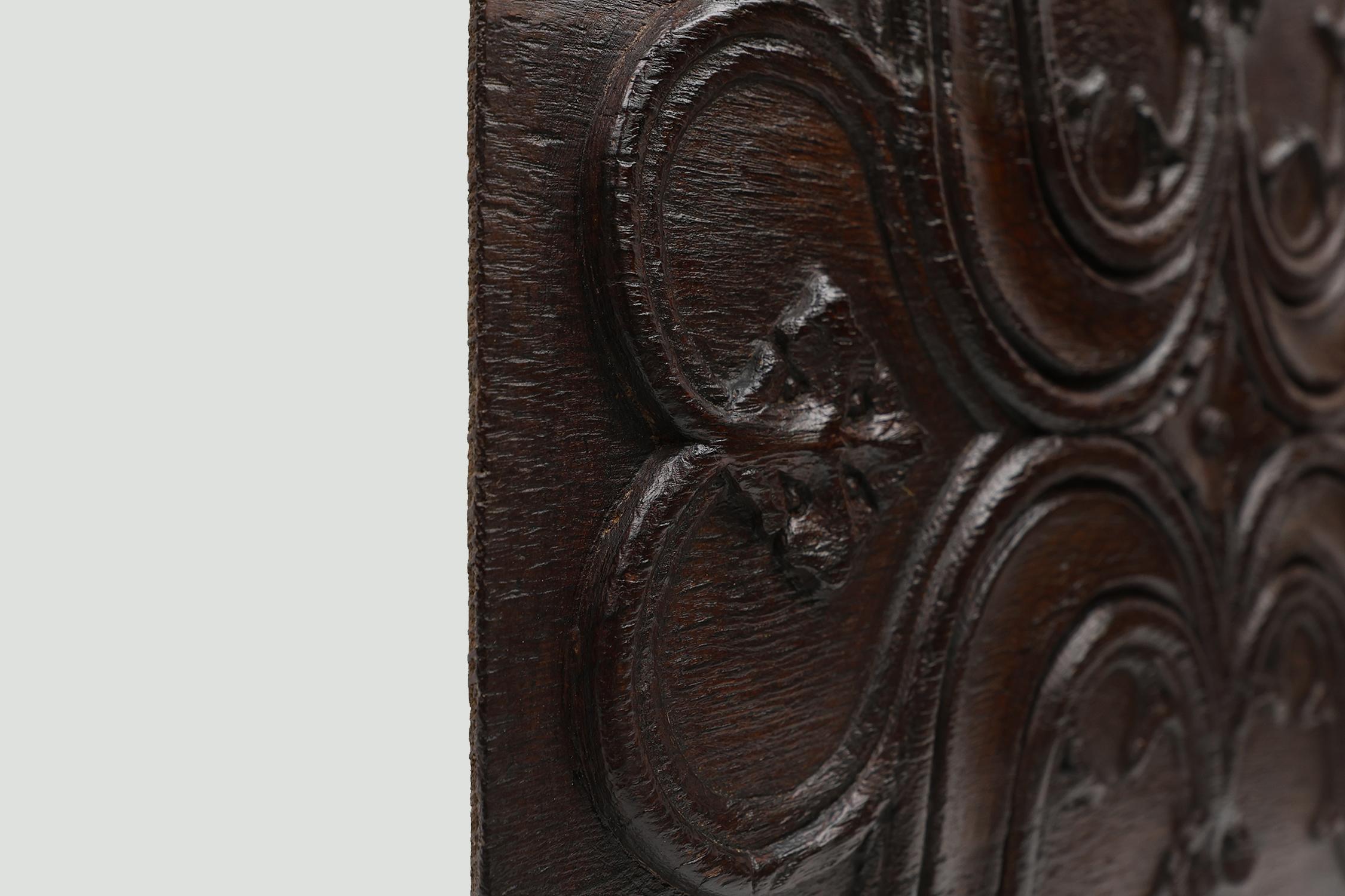Panel gótico artesanal del siglo XVI en roble, Bélgica Roble en venta