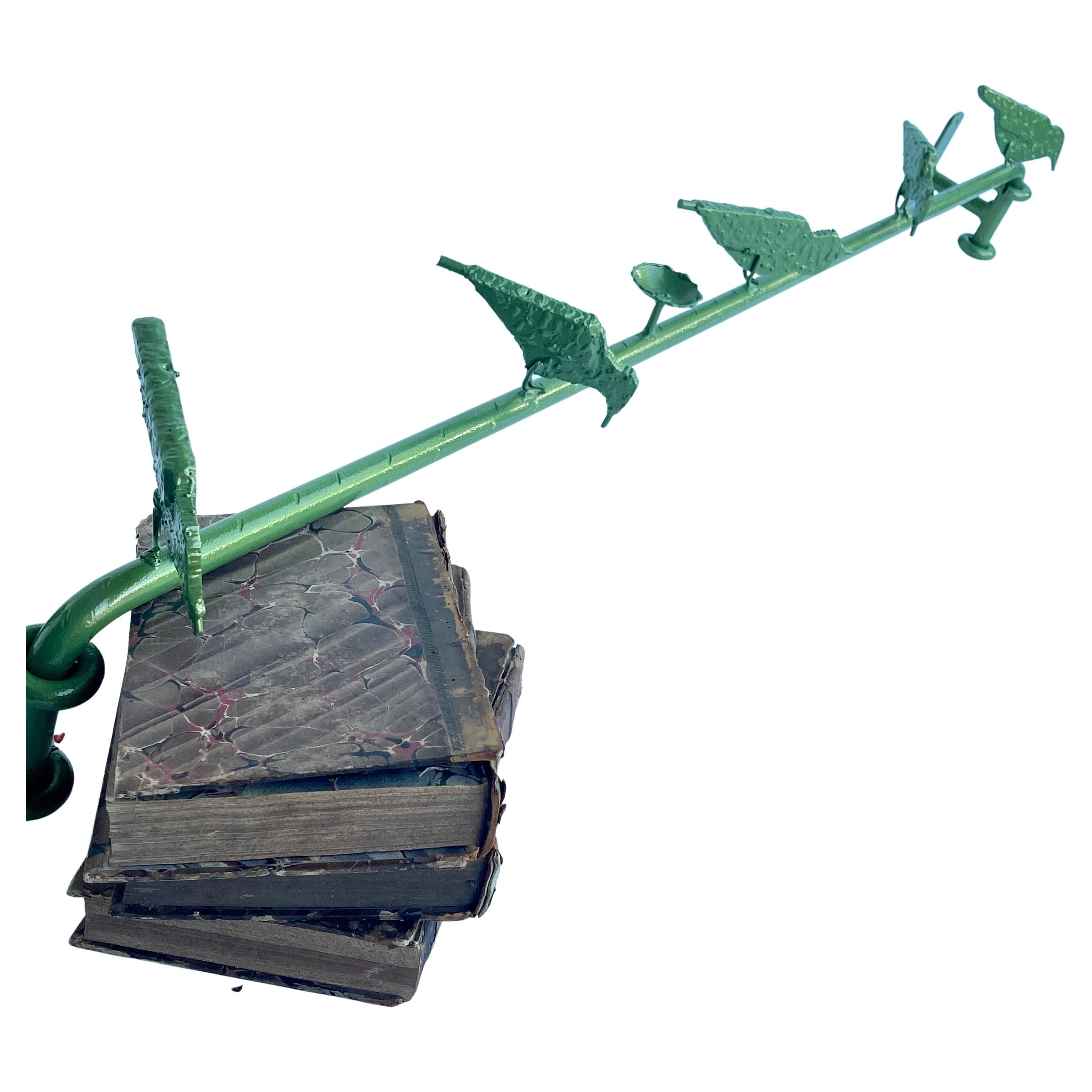 Handgefertigte Wandbarrenstange aus Eisen mit Vögeln, grün pulverbeschichtet im Angebot 3