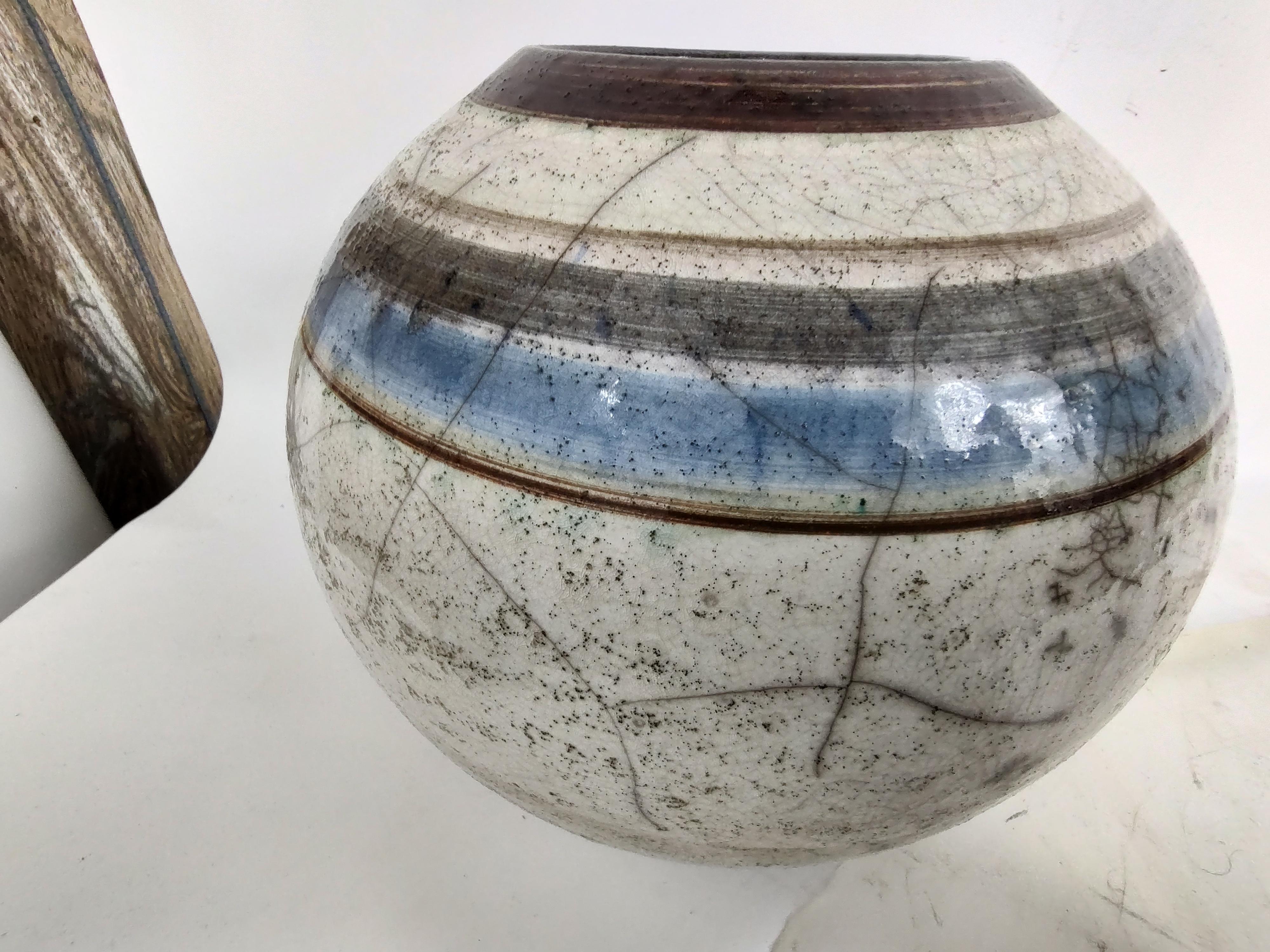 Vaso di metà secolo moderno, realizzato a mano dall'artista Nancee Meeker In condizioni buone in vendita a Port Jervis, NY