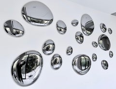 Handgefertigte moderne Glas-Wandskulptur mit 18 Tropfen, 2010+