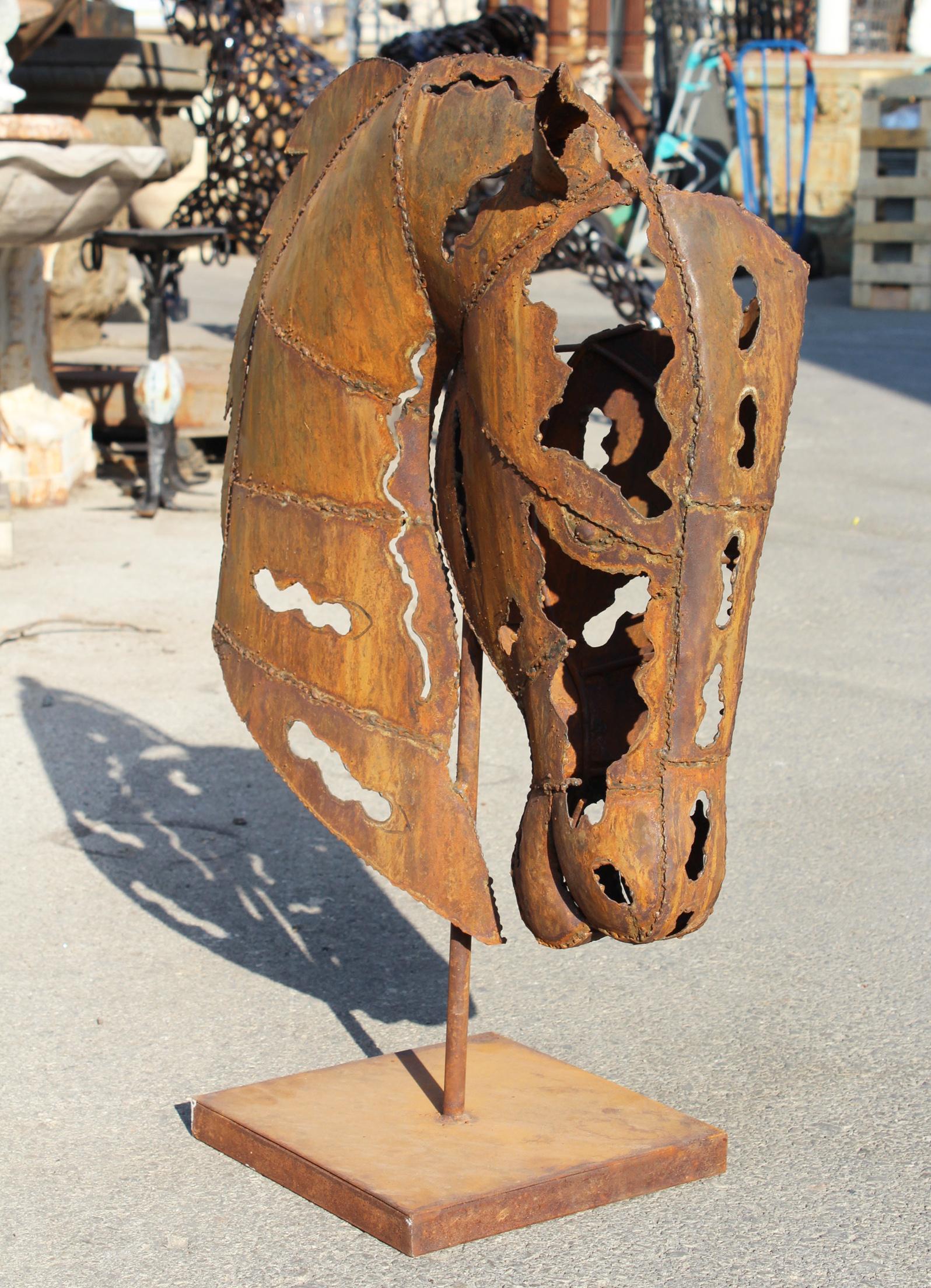 scrap metal horse head sculpture