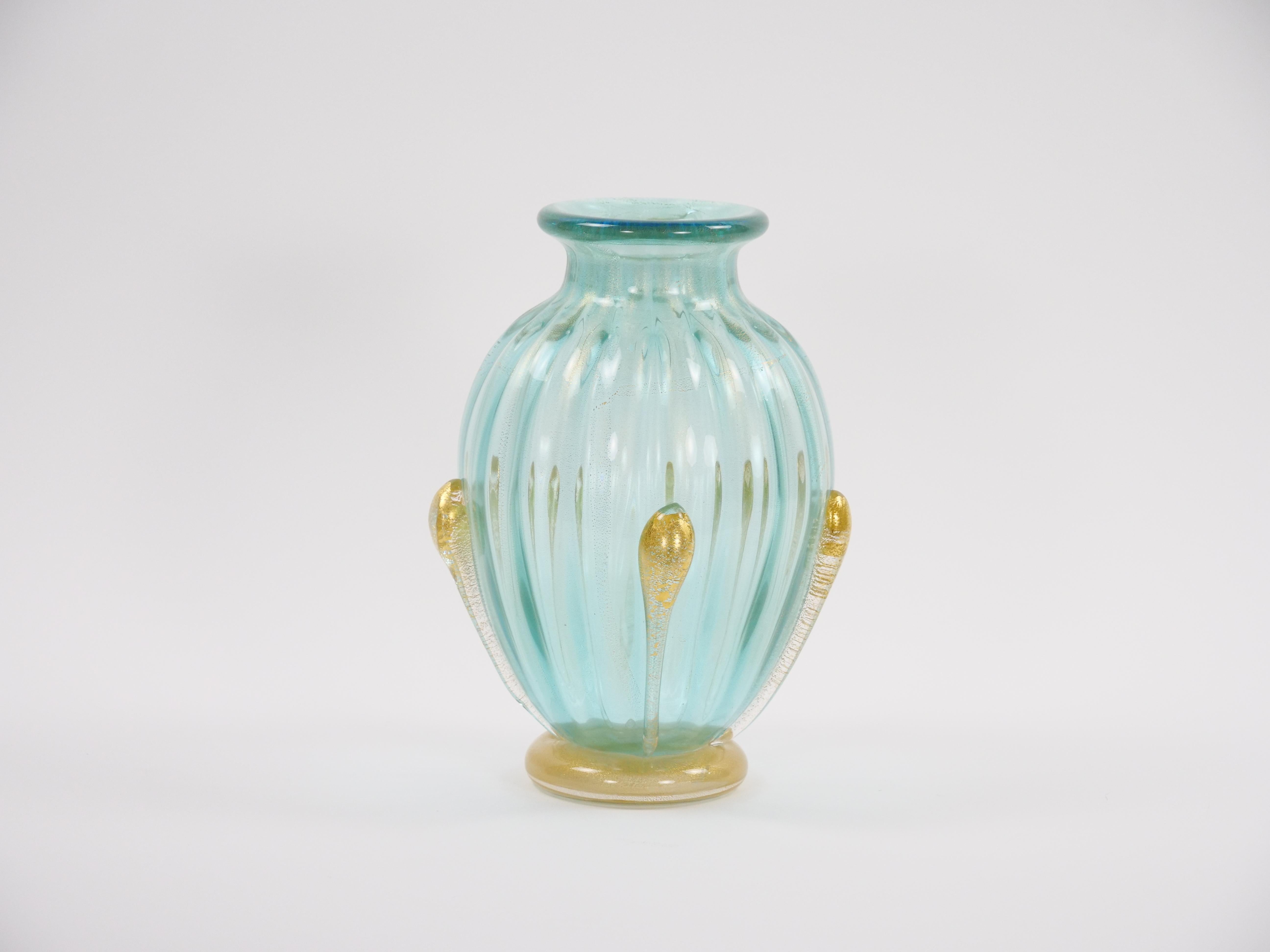 Italian Hand-crafted Mouth Blown Gold Flecks Exquisite Venetian Glass Vase For Sale