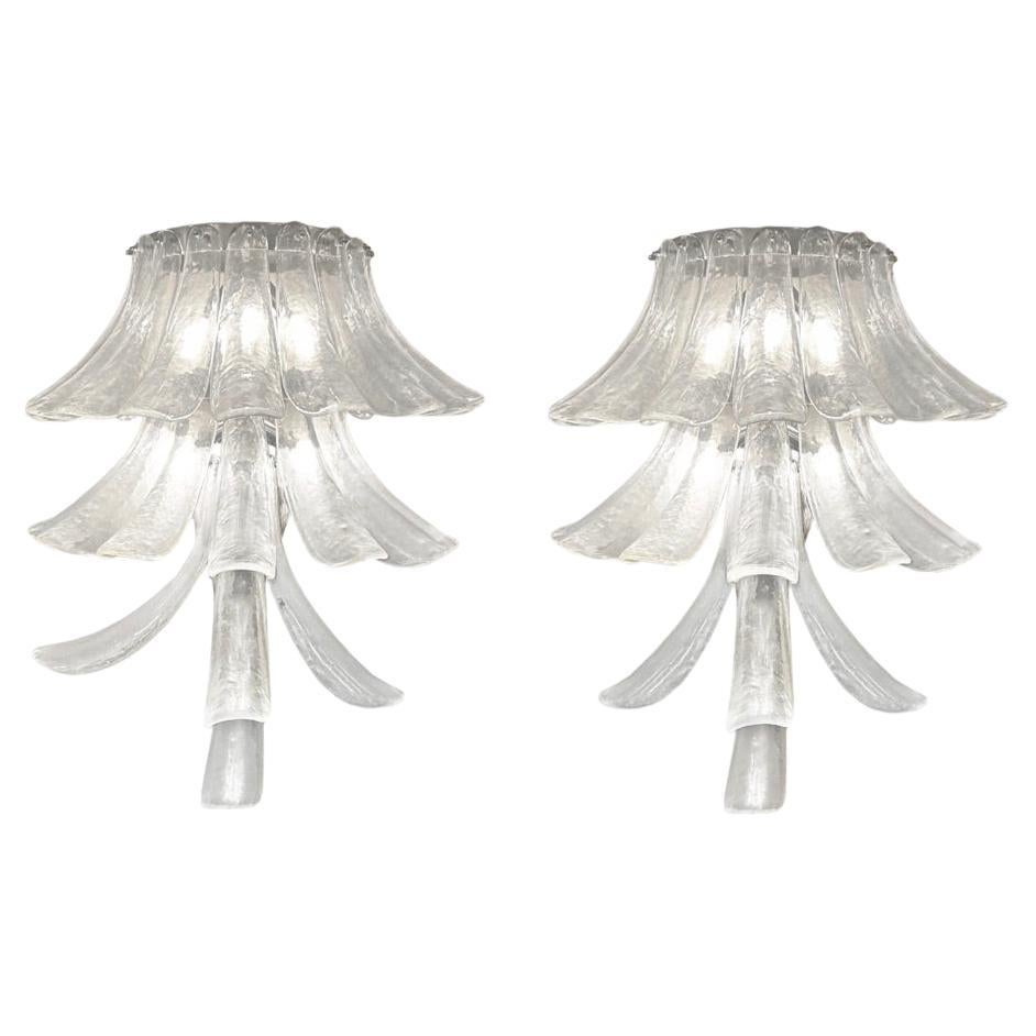 Pareja de Apliques de Pétalos en Cascada de Cristal Transparente de Murano Hechos a Mano