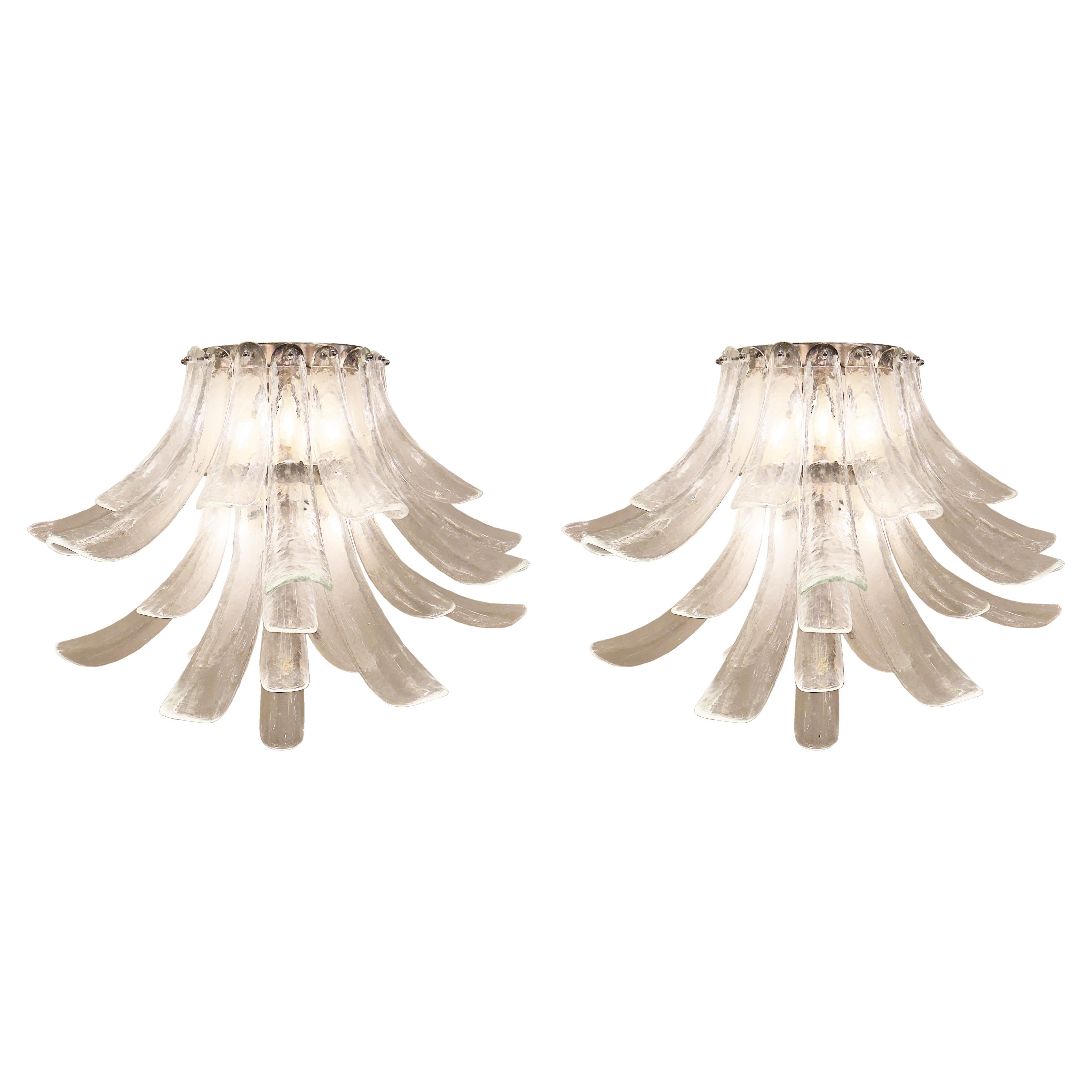Paire d'appliques à pétales en cascade en verre clair de Murano, fabriquées à la main