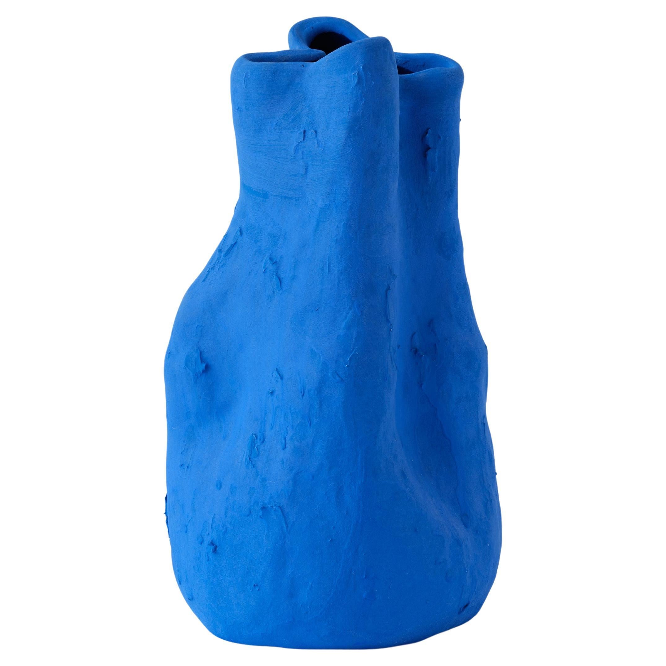 Handgefertigte mattblaue Georgia-Vase aus Porzellan im Angebot