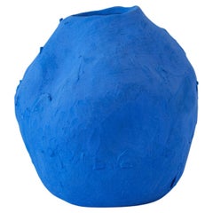 Vase Kara en porcelaine bleu mat fabriqué à la main