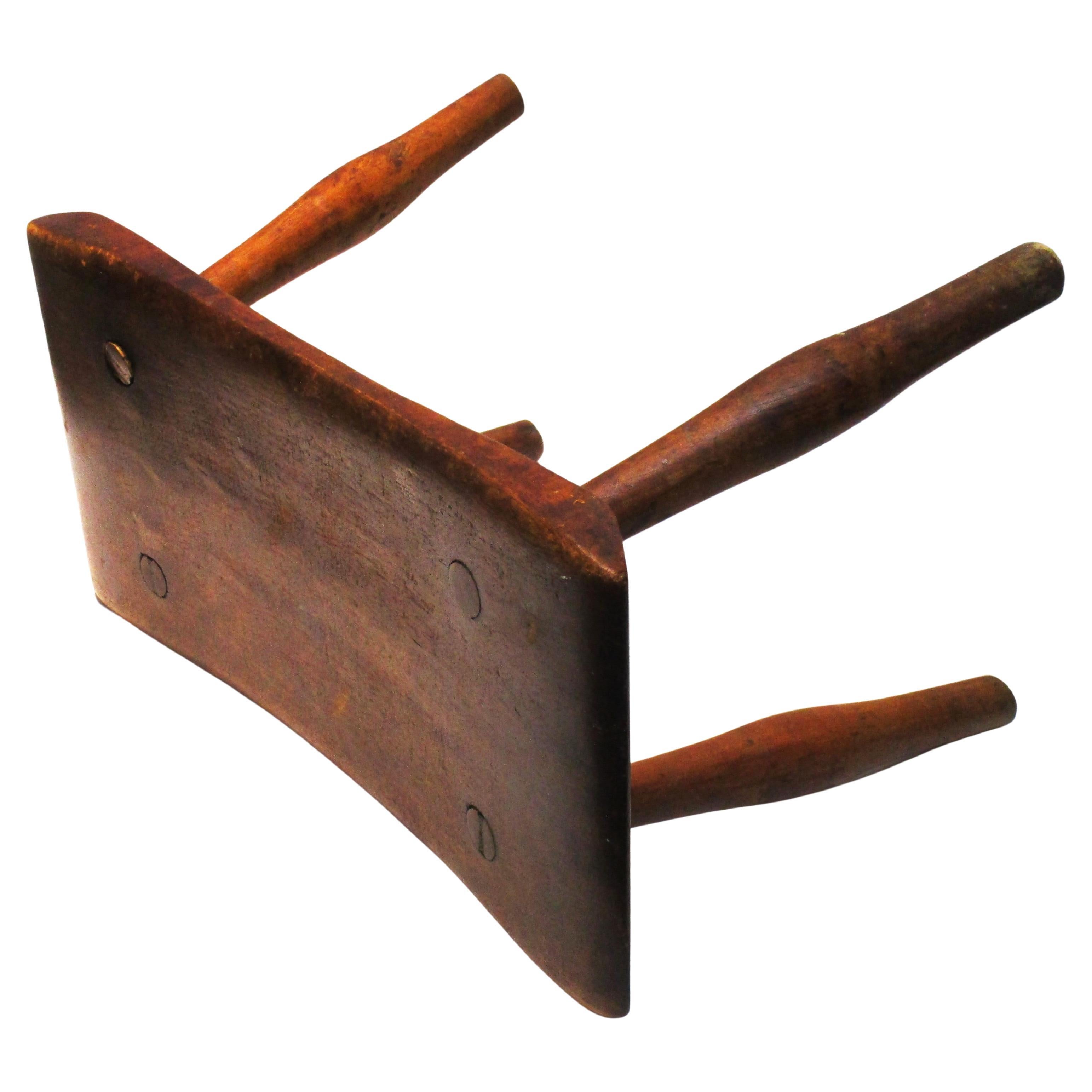 20ième siècle Tabouret primitif ancien en vente