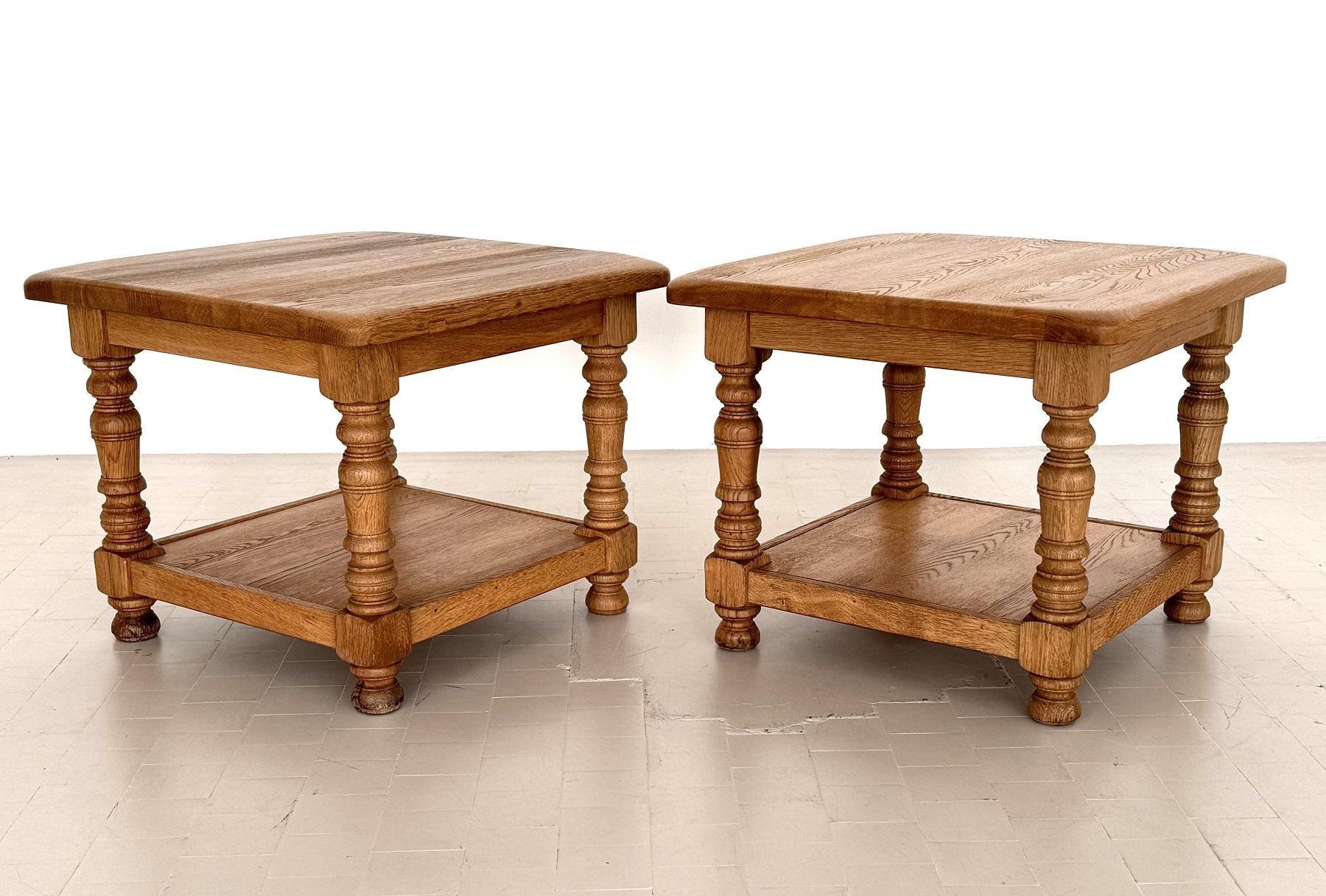 Tables d'appoint en chêne rustique texturé, fabriquées à la main par Vereinigte Werkstätten, 1970 en vente 4