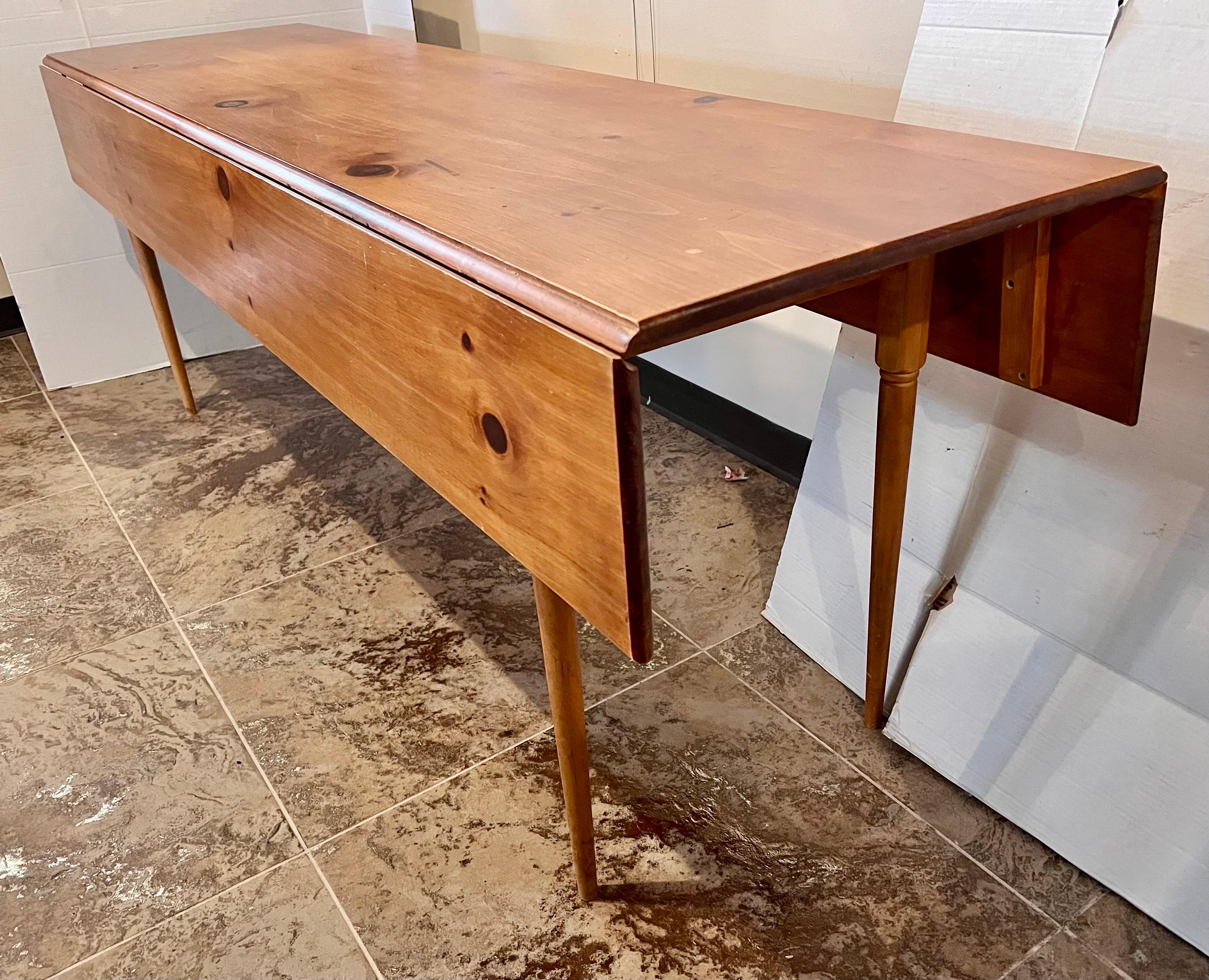 Hand Crafted Shaker Style Pine Drop Leaf Table XL Seven Feet In Good Condition For Sale In West Hartford, CT