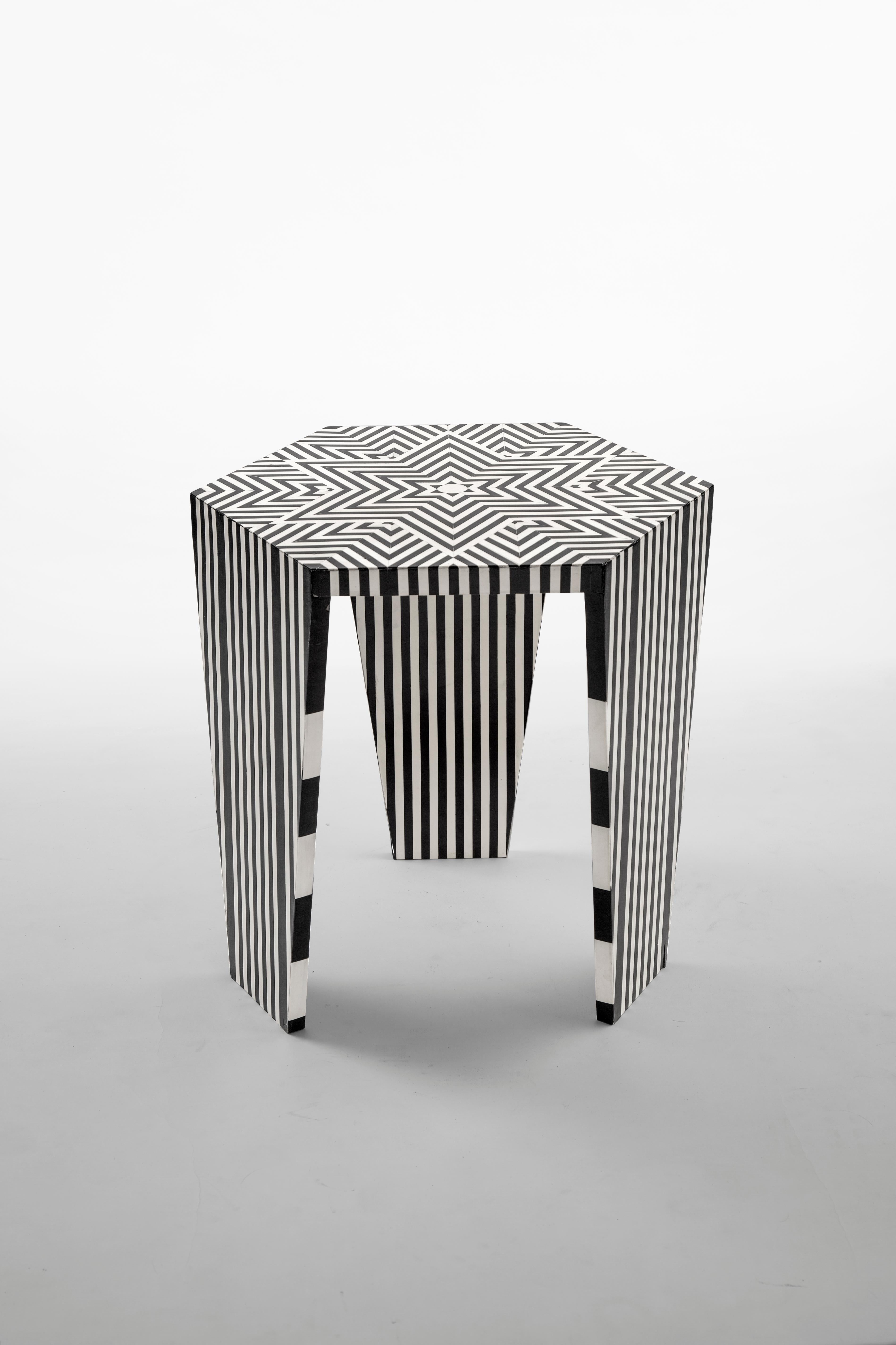 Modern Hand-Crafted Side Table with Black & White Star Pattern Made of Acrylic - Large