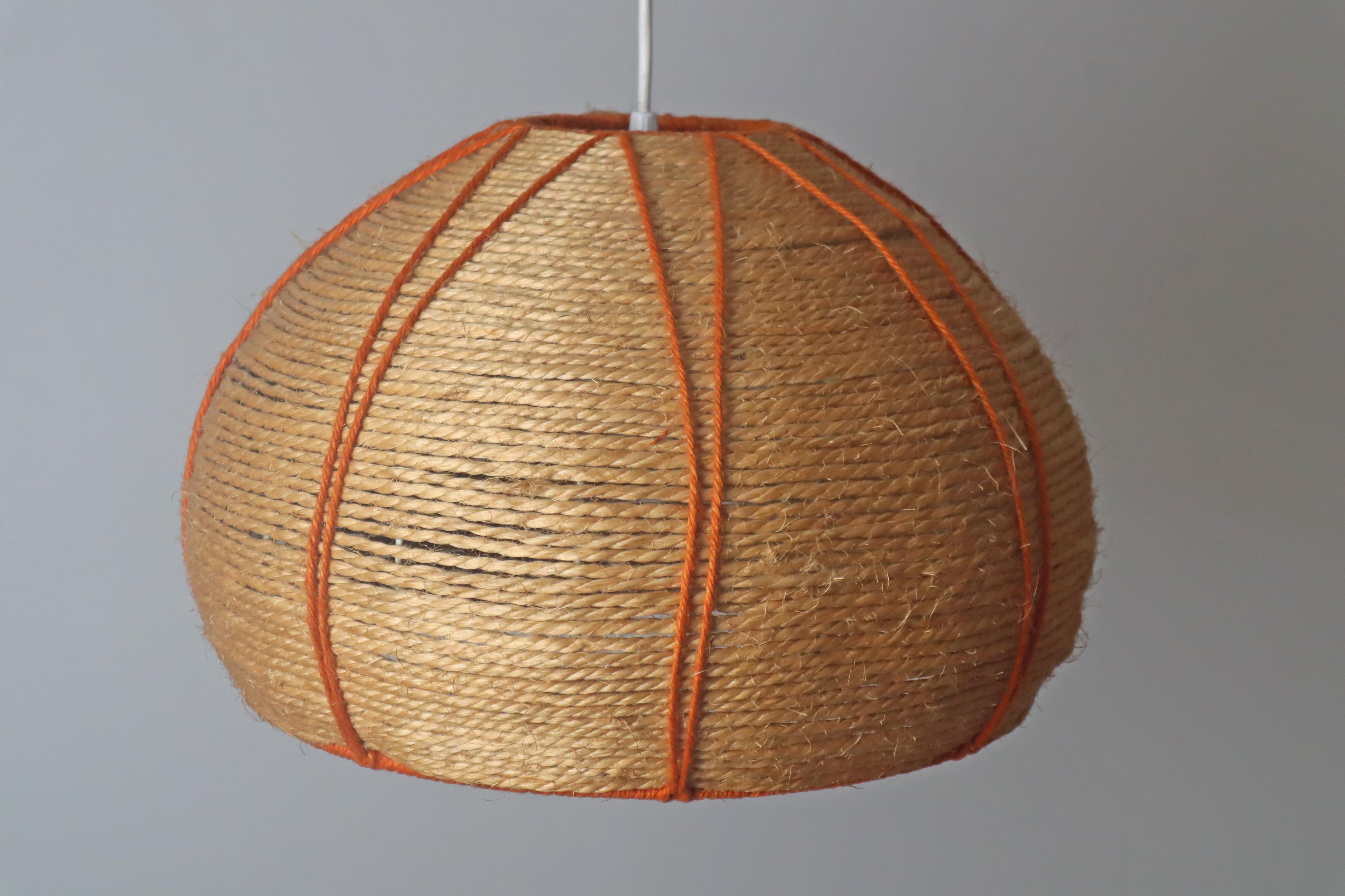 Jute Hand-crafted sisal lamp from the 1970s For Sale