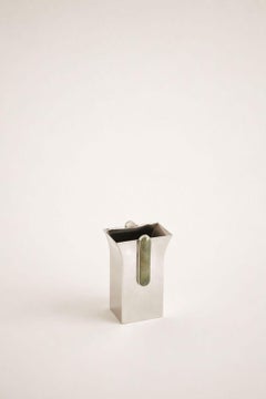 Petit vase fait main par AIREDELSUR & Shiva Safai Onyx vert & Alpaga argenté
