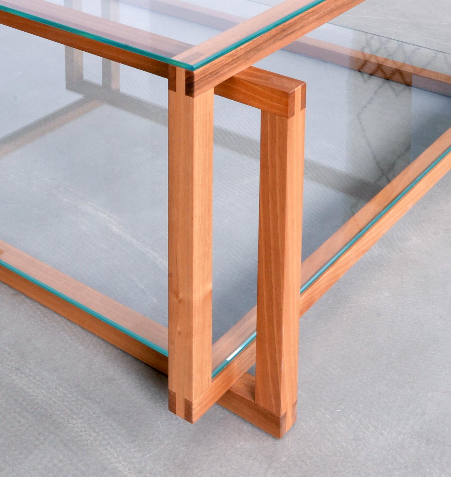 Fait main Table de canapé artisanale en bois de cerisier massif faite à la main par Laura Maasry, Berlin, 2020 en vente