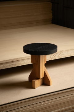 Tavolino sfaccettato in rovere massiccio di spessore realizzato a mano da NONO Fundamenta 04